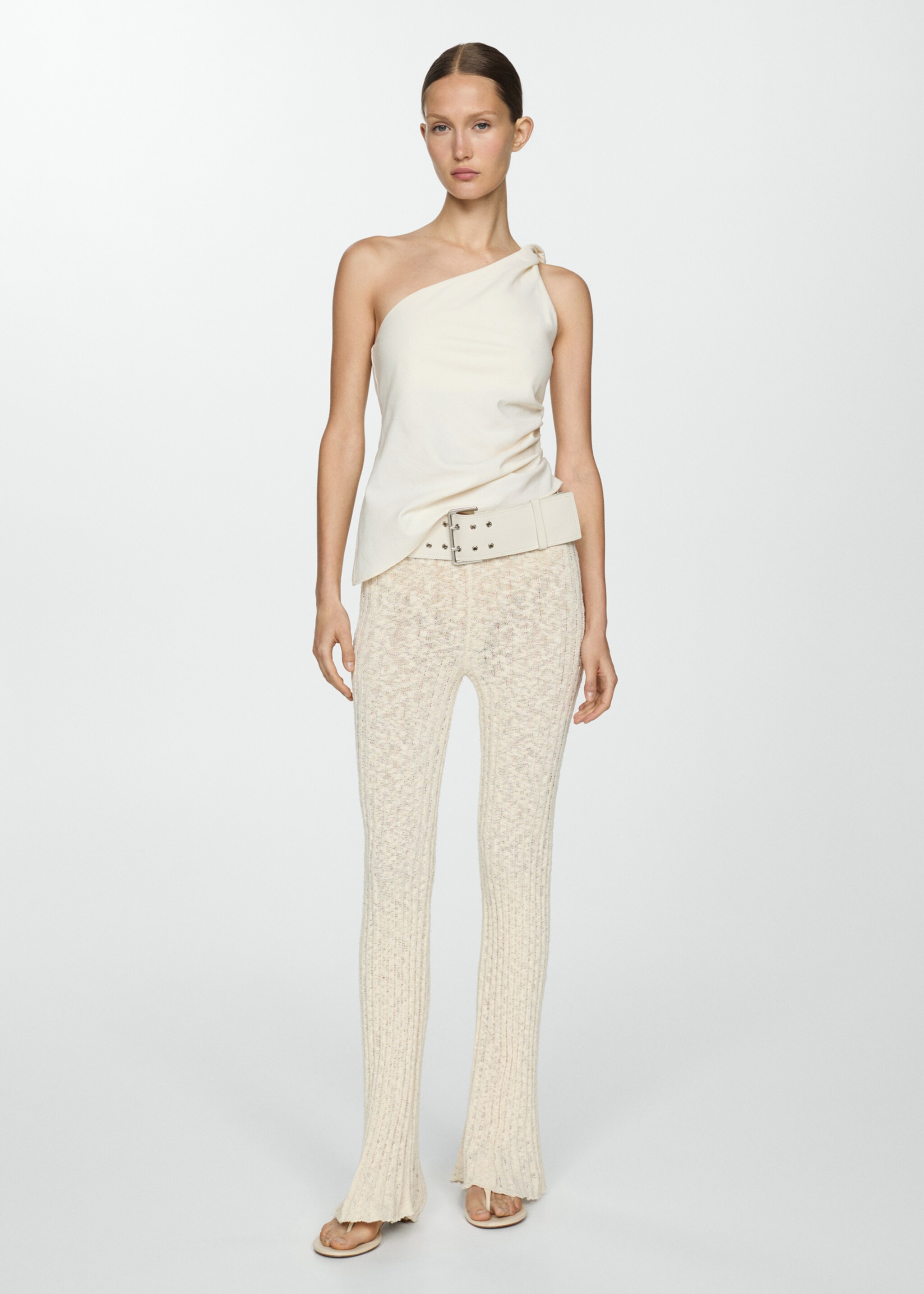 Asymmetrical textured top - General plane, Ecru. Ref: 67057121-00.