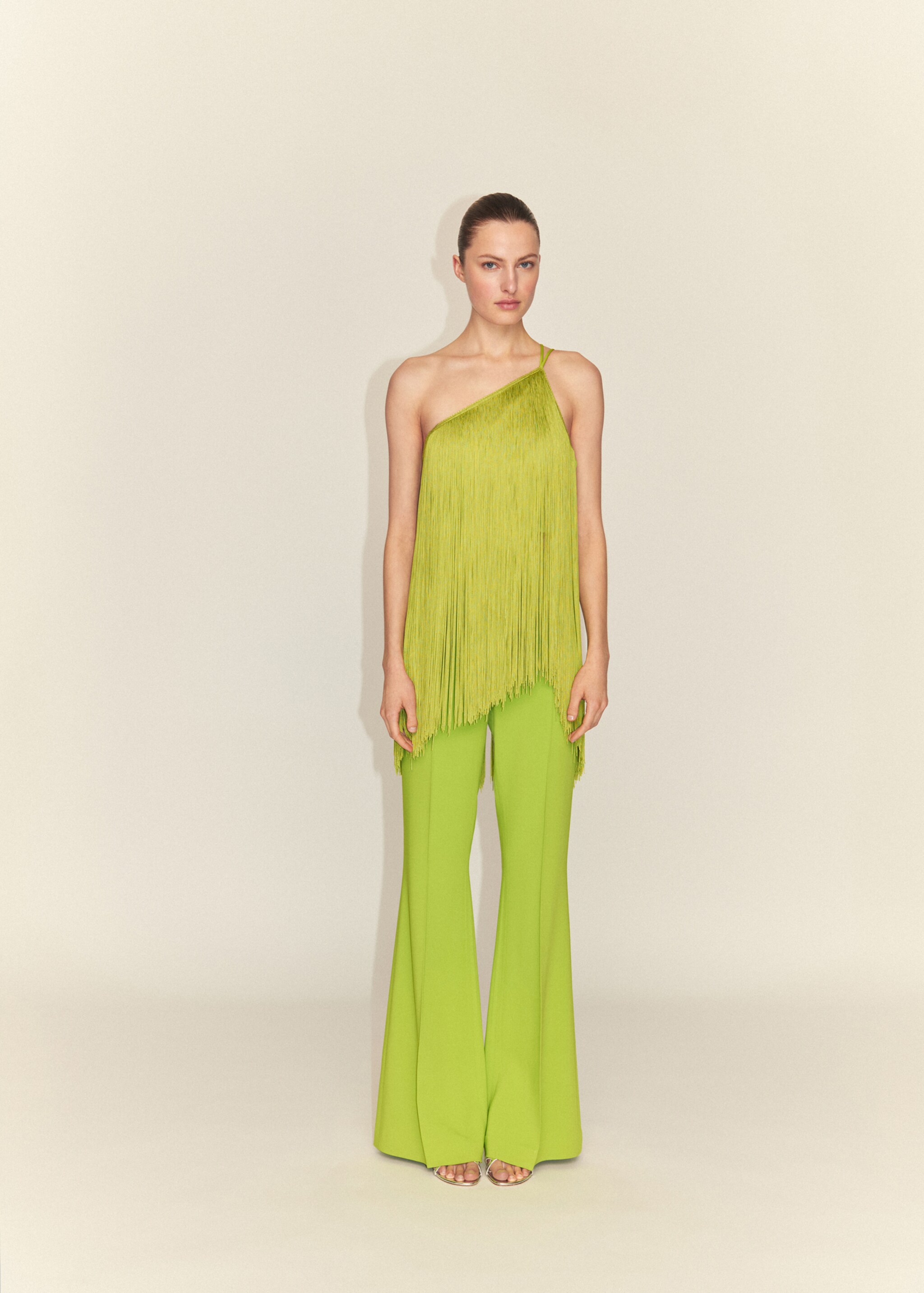 Asymmetrical fringed top - General plane