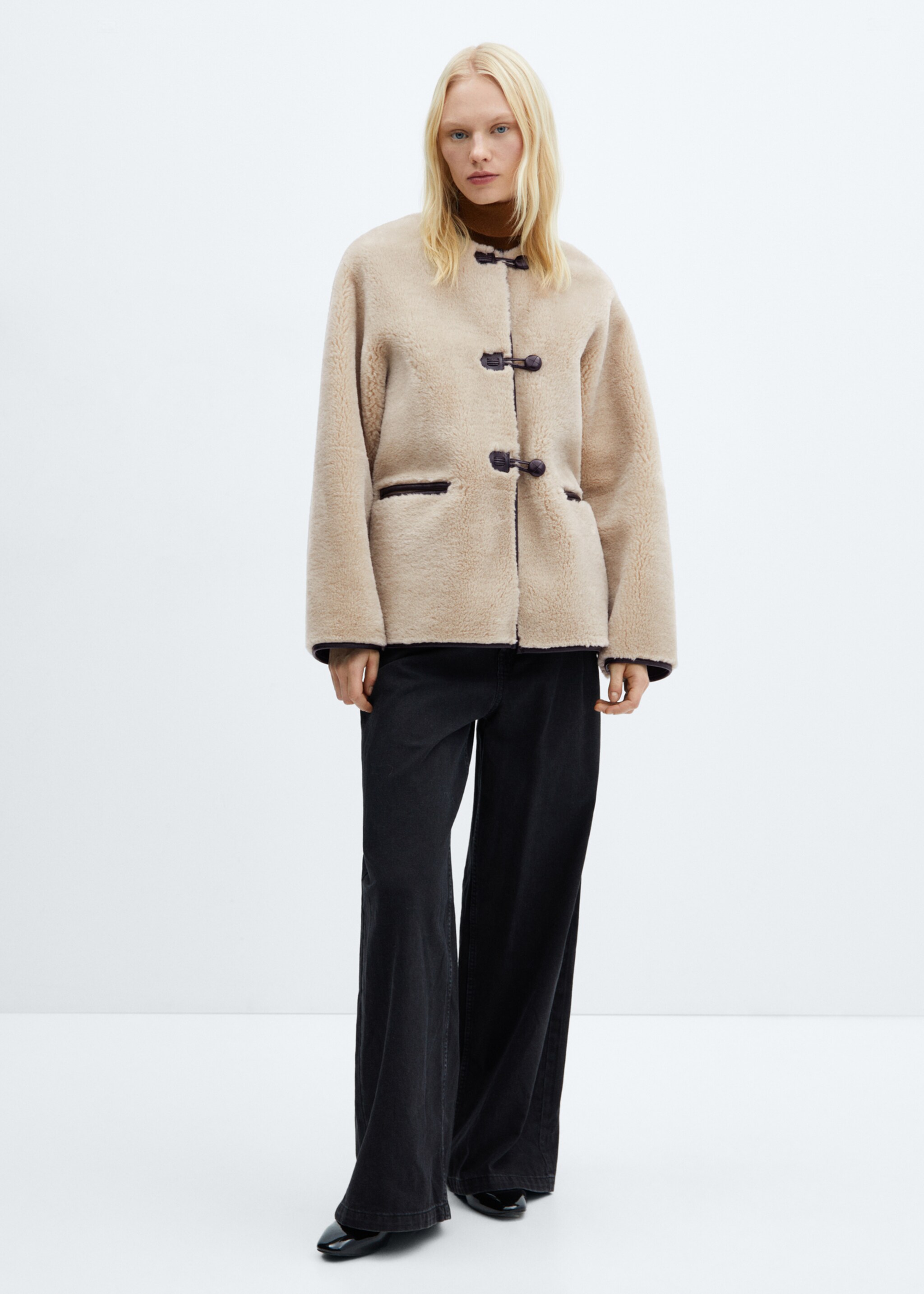 Fur-effect coat with appliqués - General plane