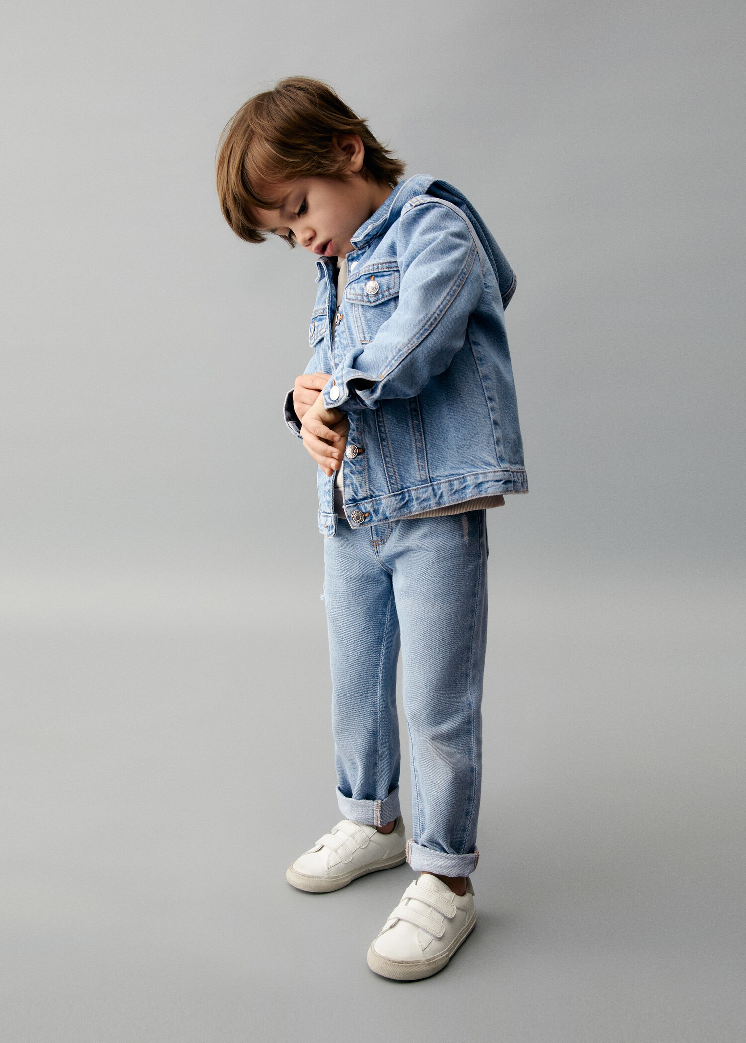 Jeansjacke mit Kapuze - Allgemeine Ansicht