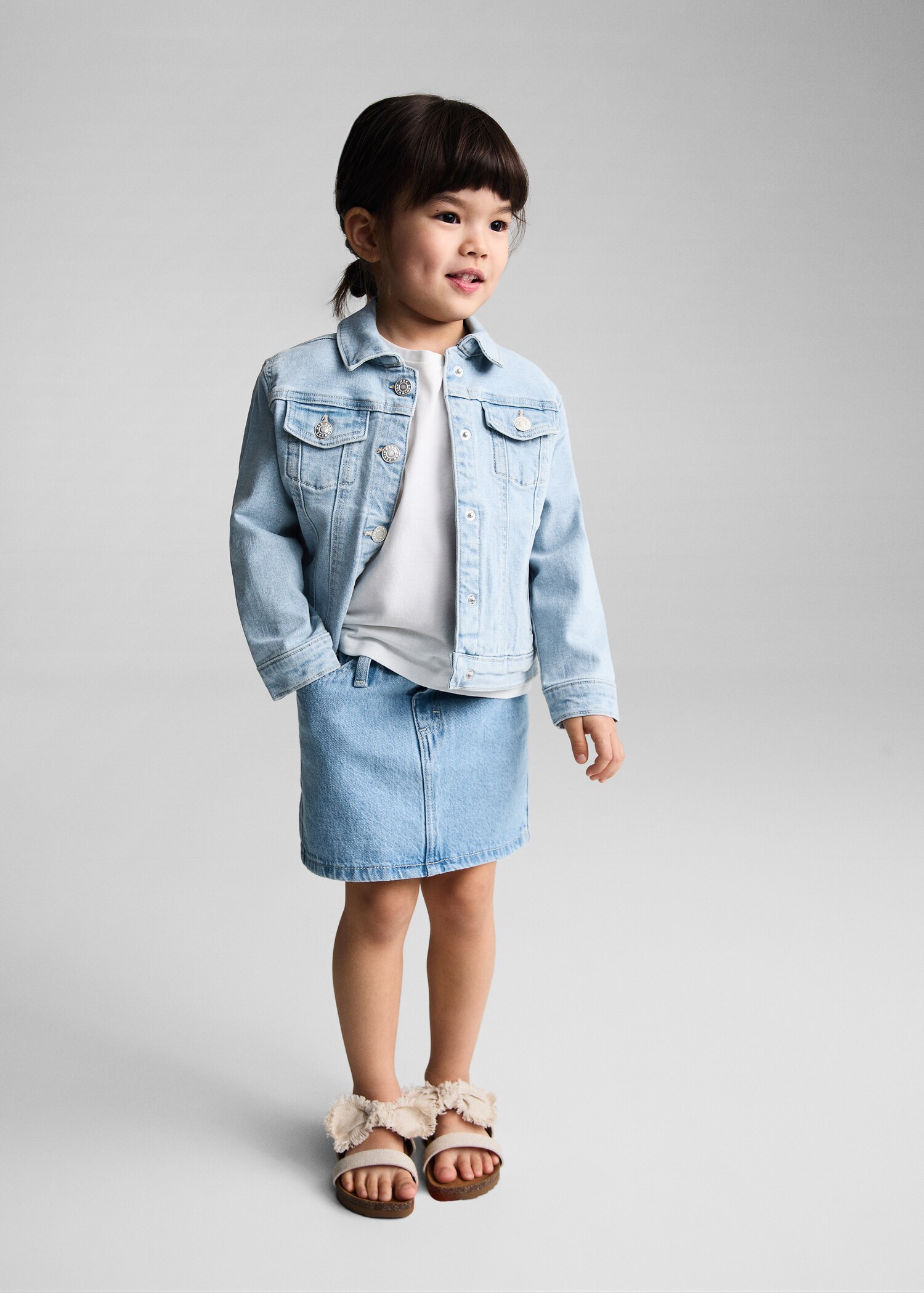 Jeansjacke mit Taschen - Allgemeine Ansicht