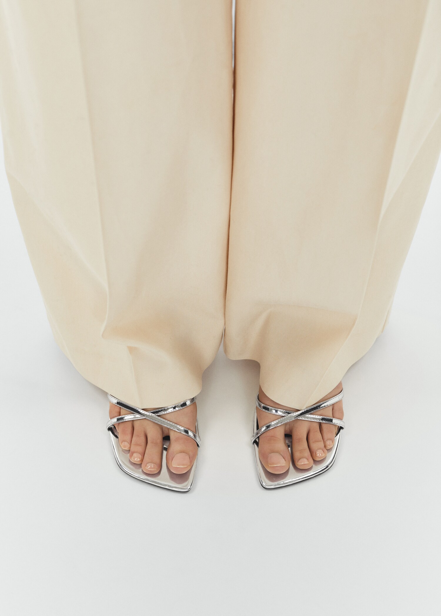 Metallic straps sandals - General plane