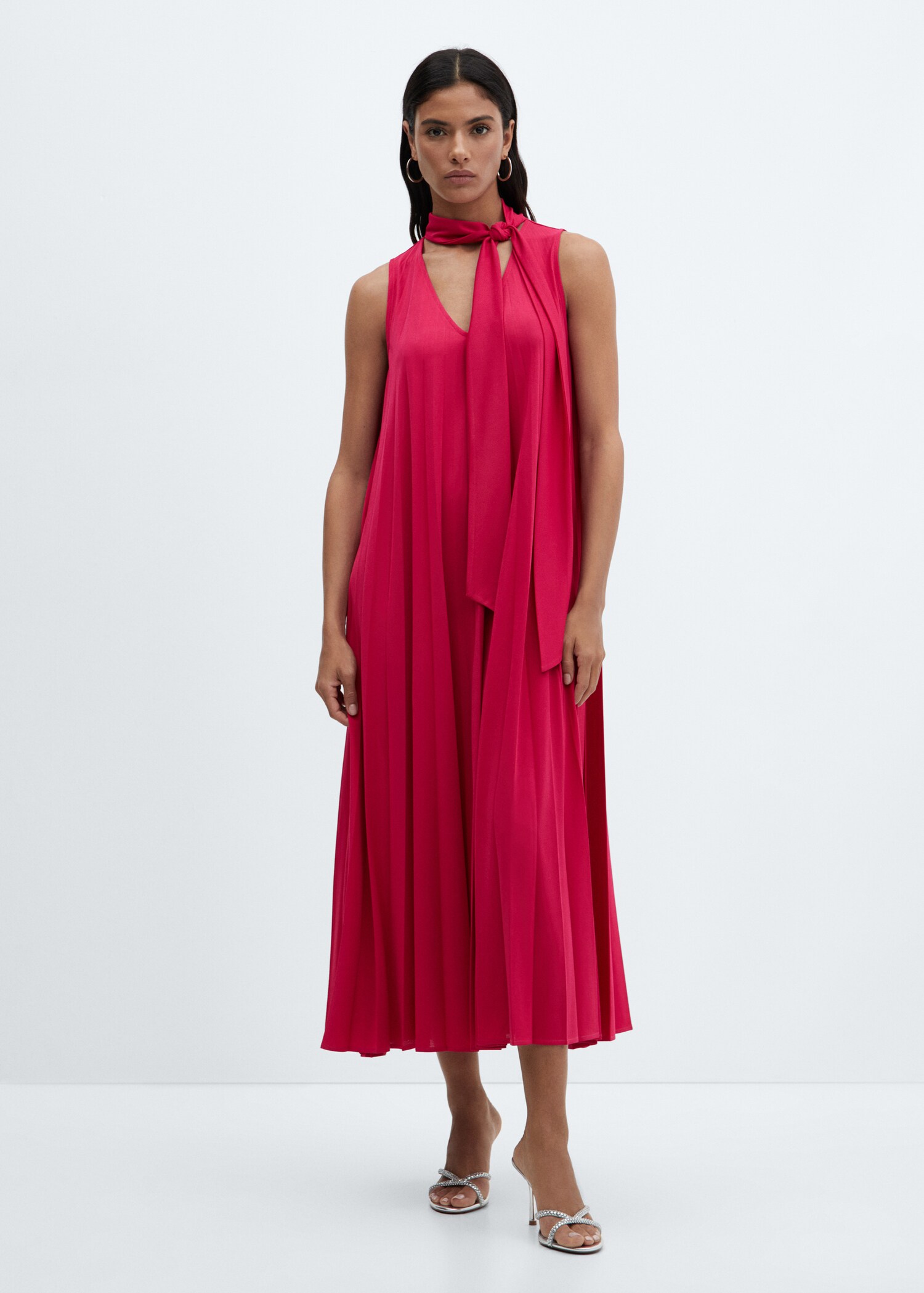 Pleated midi dress - General plane
