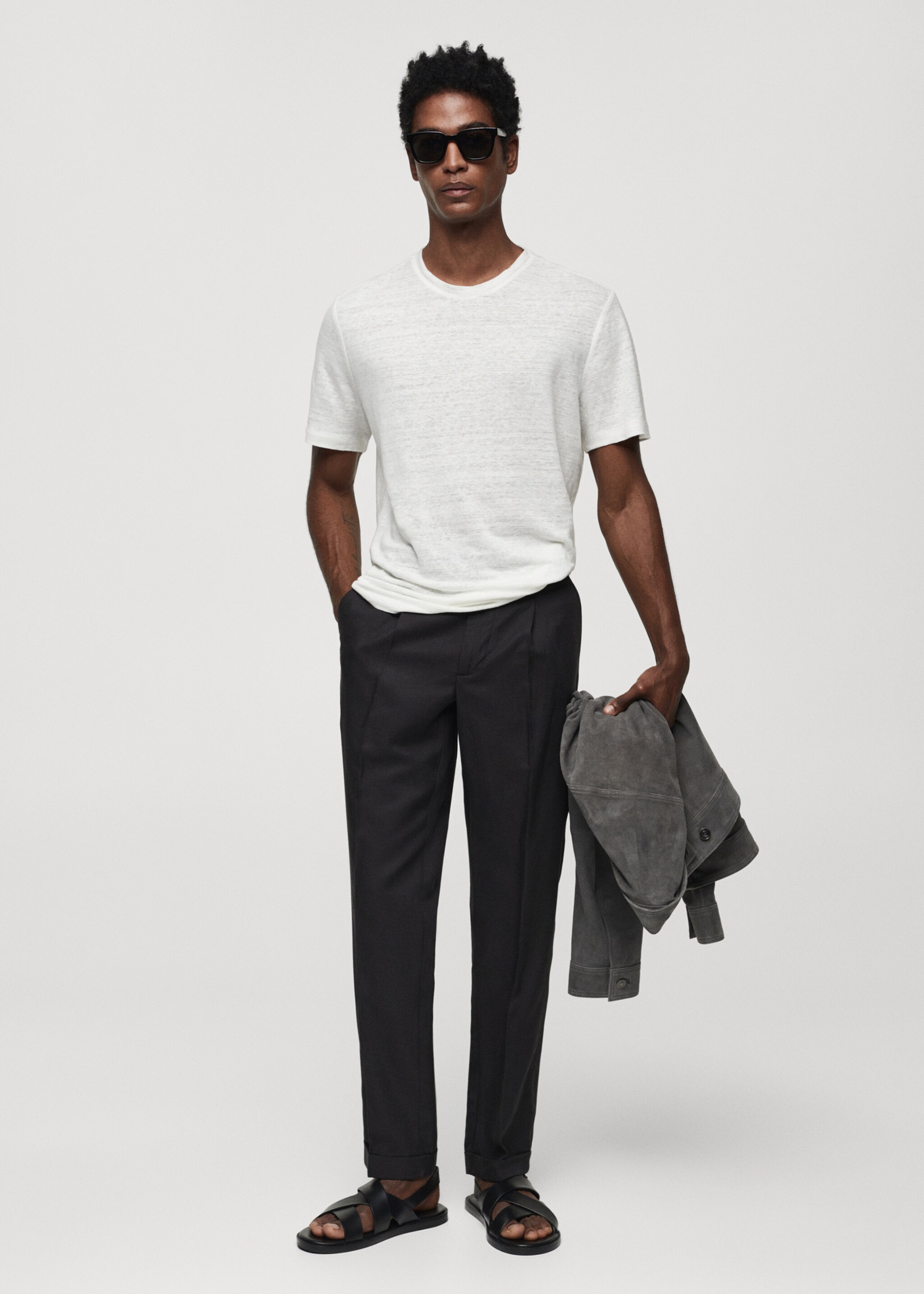 Slim-fit 100% linen t-shirt - General plane