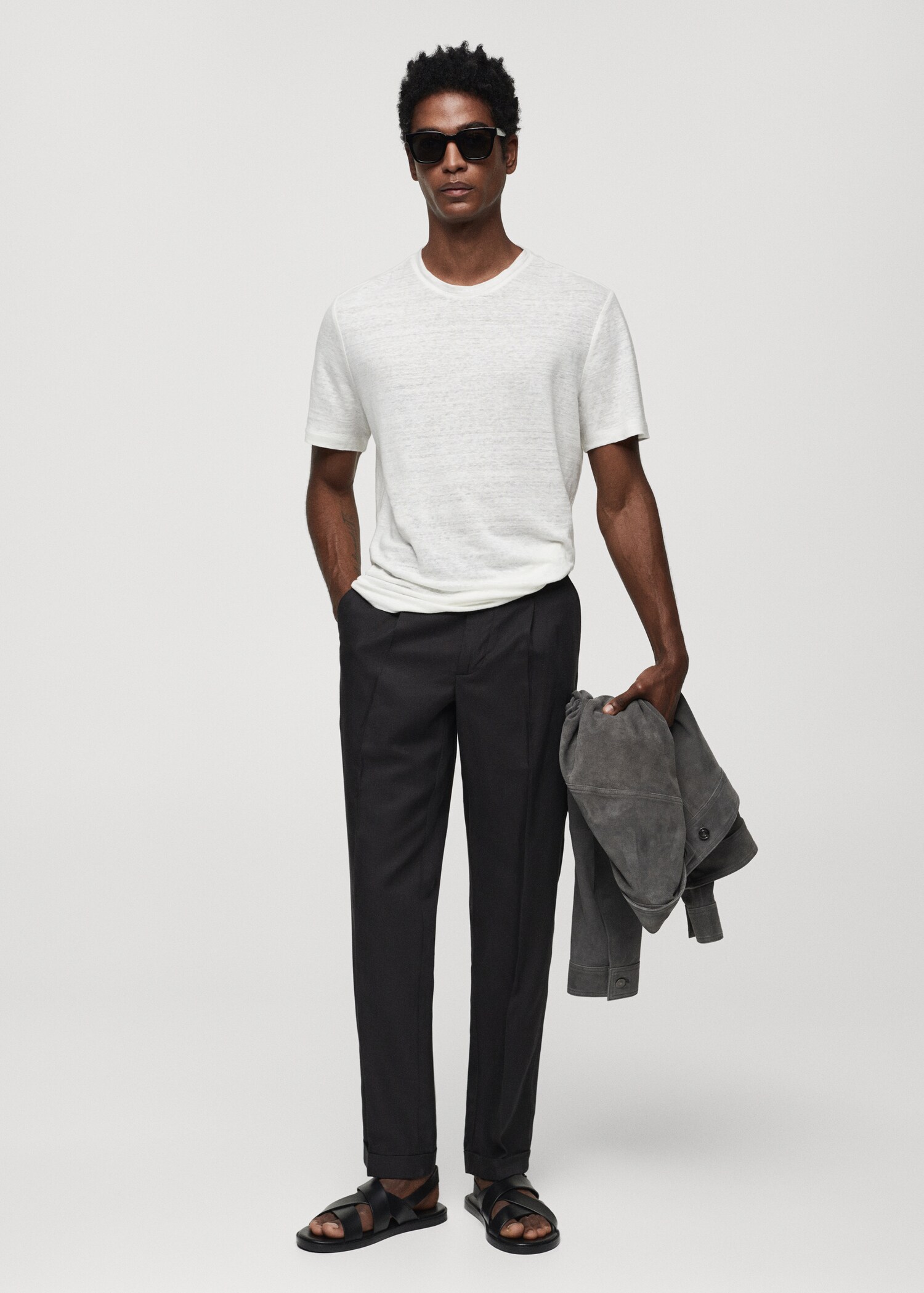 T-skjorte slim-fit i 100% lin - Total bildeutsnitt