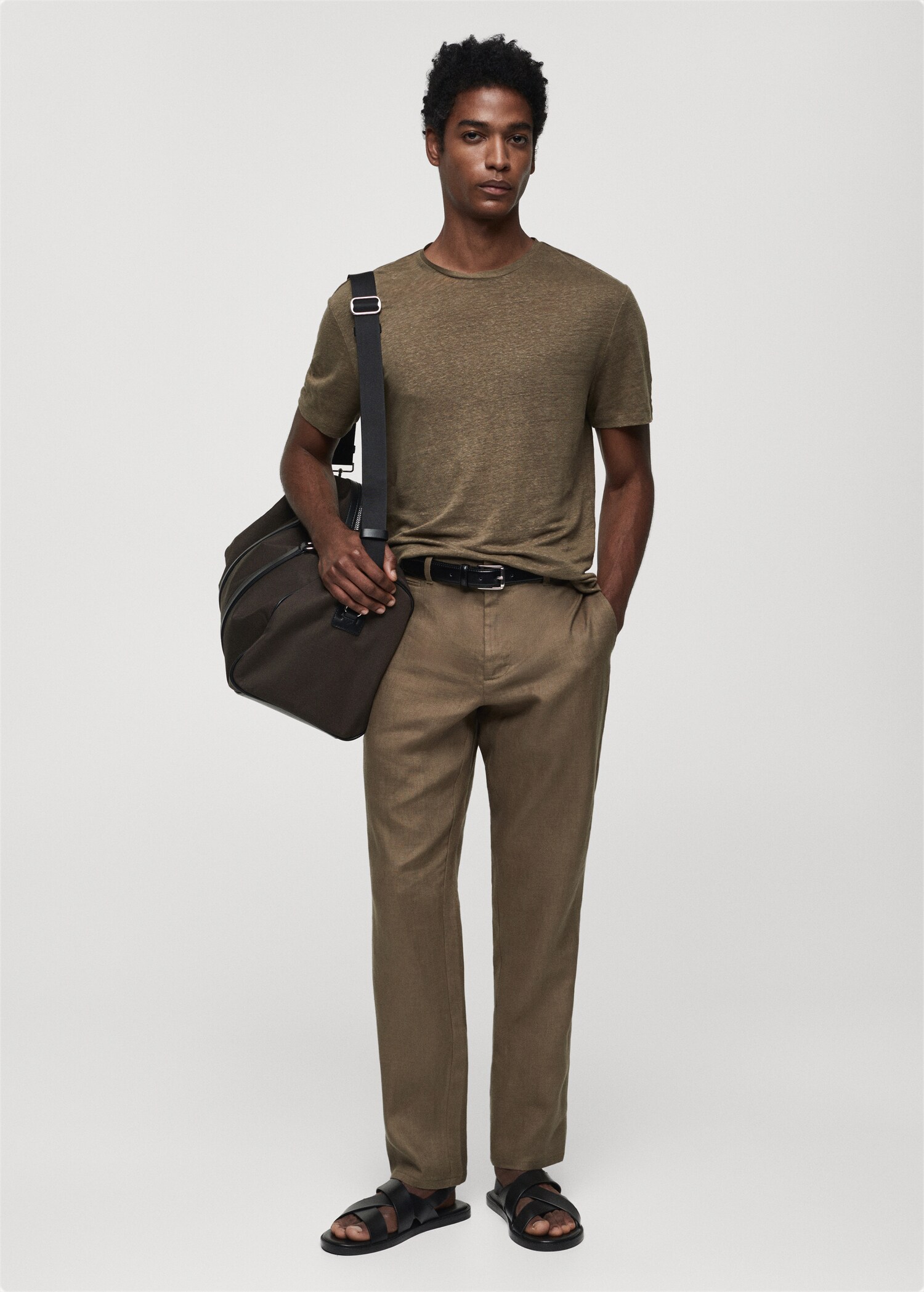 T-skjorte slim-fit i 100% lin - Total bildeutsnitt
