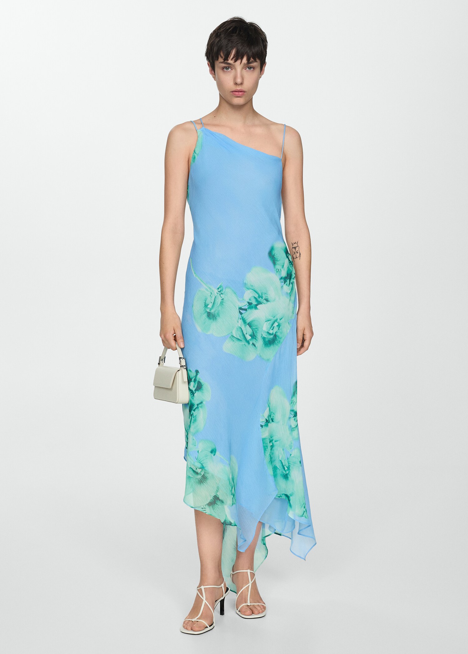 Asymmetrical floral dress - General plane
