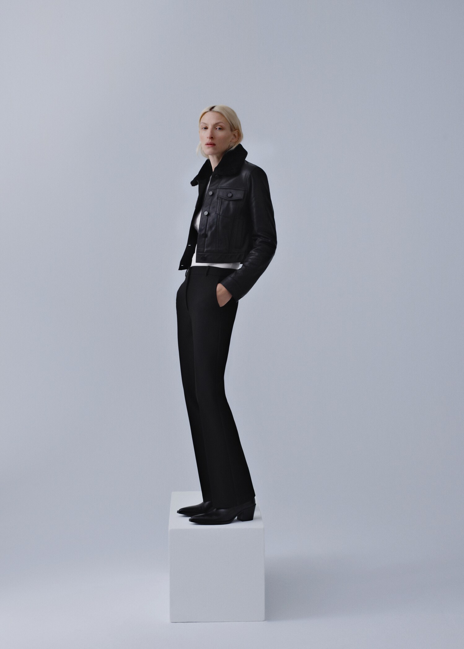 Spitze Ankle Boots aus Leder - Allgemeine Ansicht