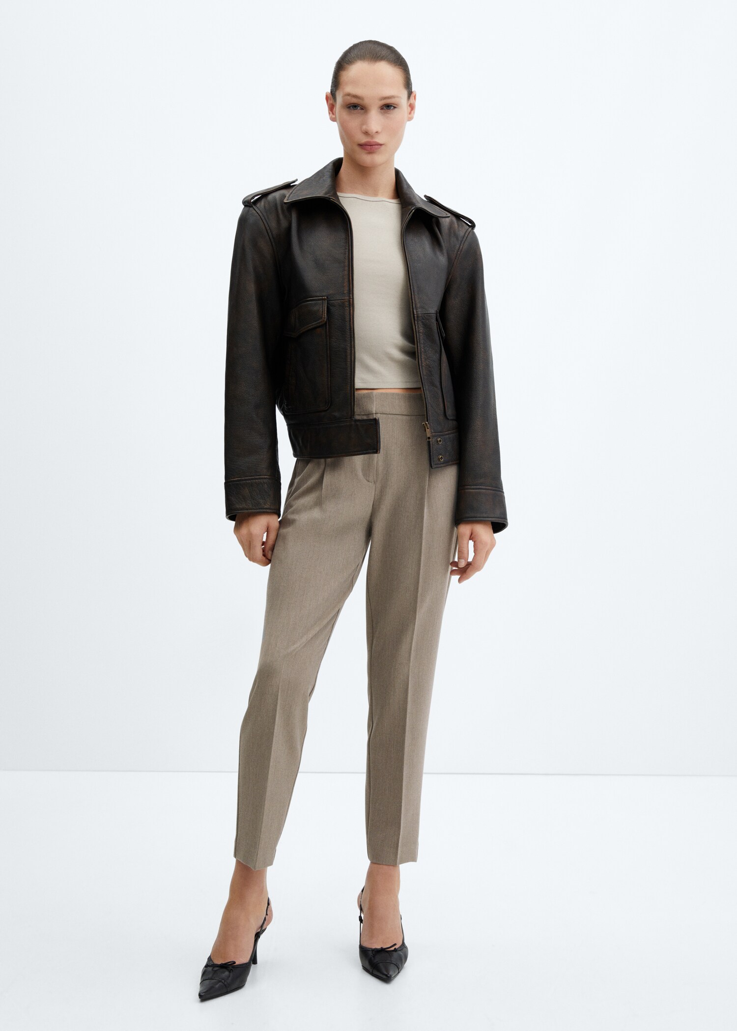Straight-fit pleated trousers - General plane