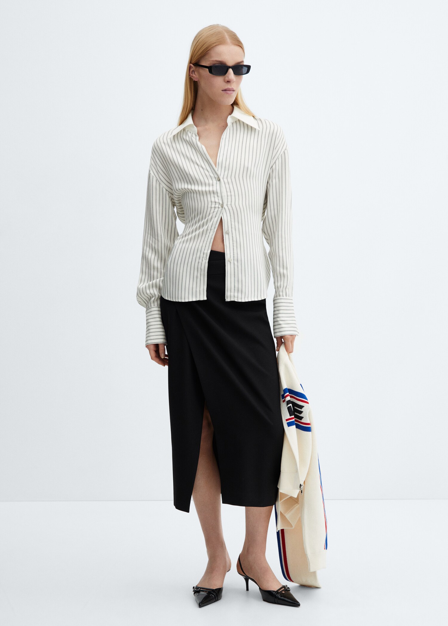 Randig blus med rosett - Allmän bild