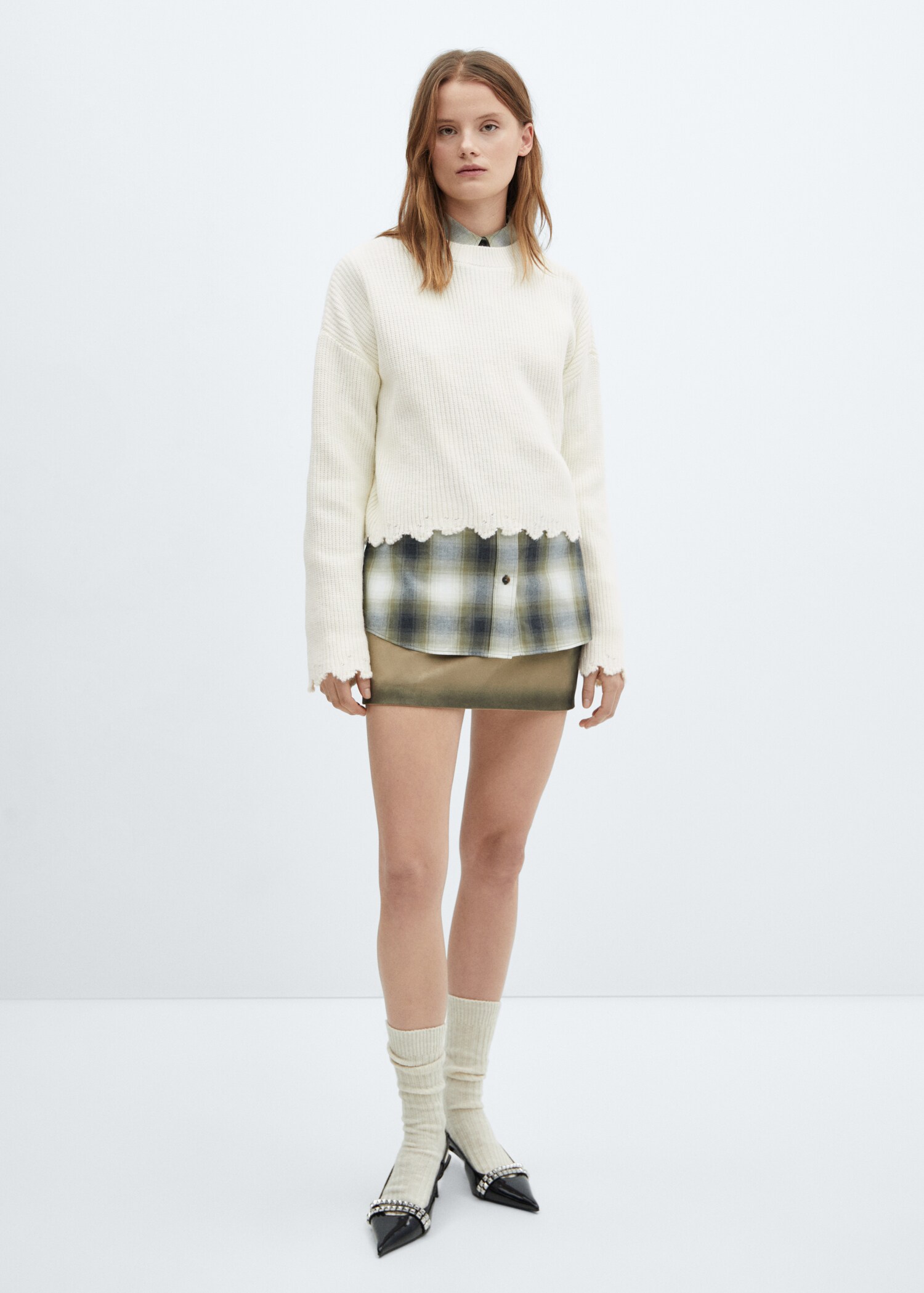 Round-neck knitted sweater - General plane