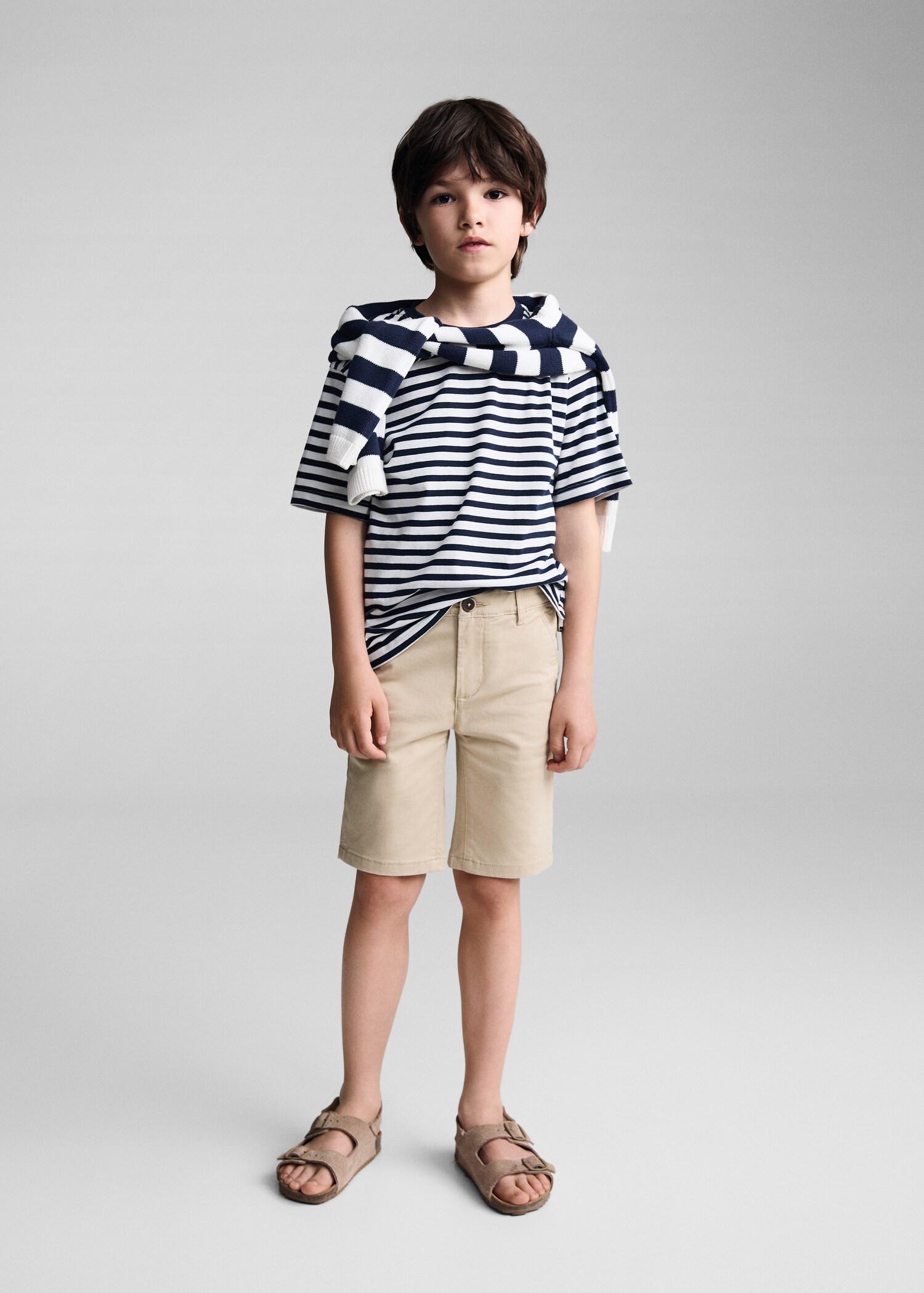 Slim-Fit-Bermudashorts im Chino-Stil aus Baumwolle - Allgemeine Ansicht
