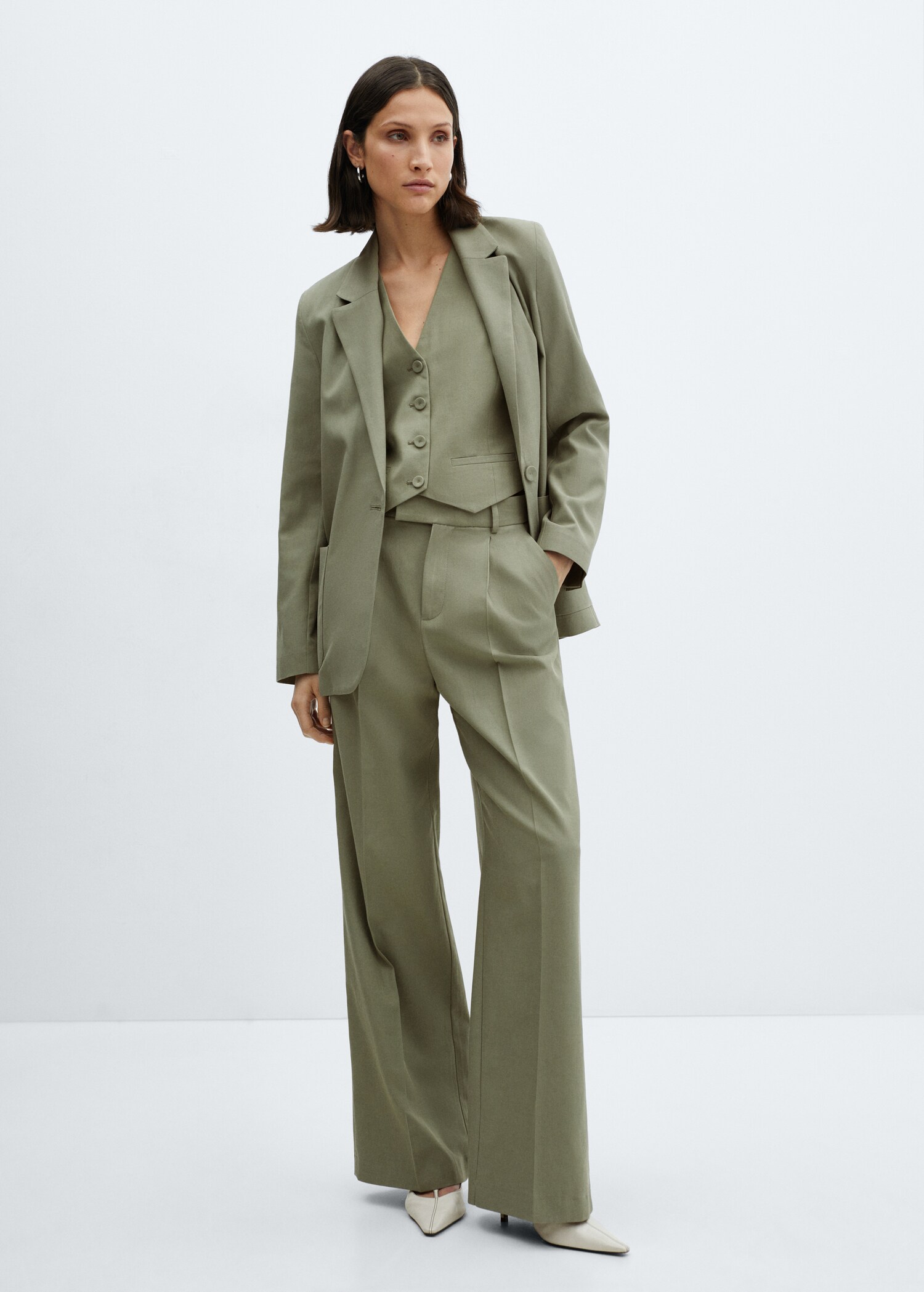 Pleated suit trousers - General plane