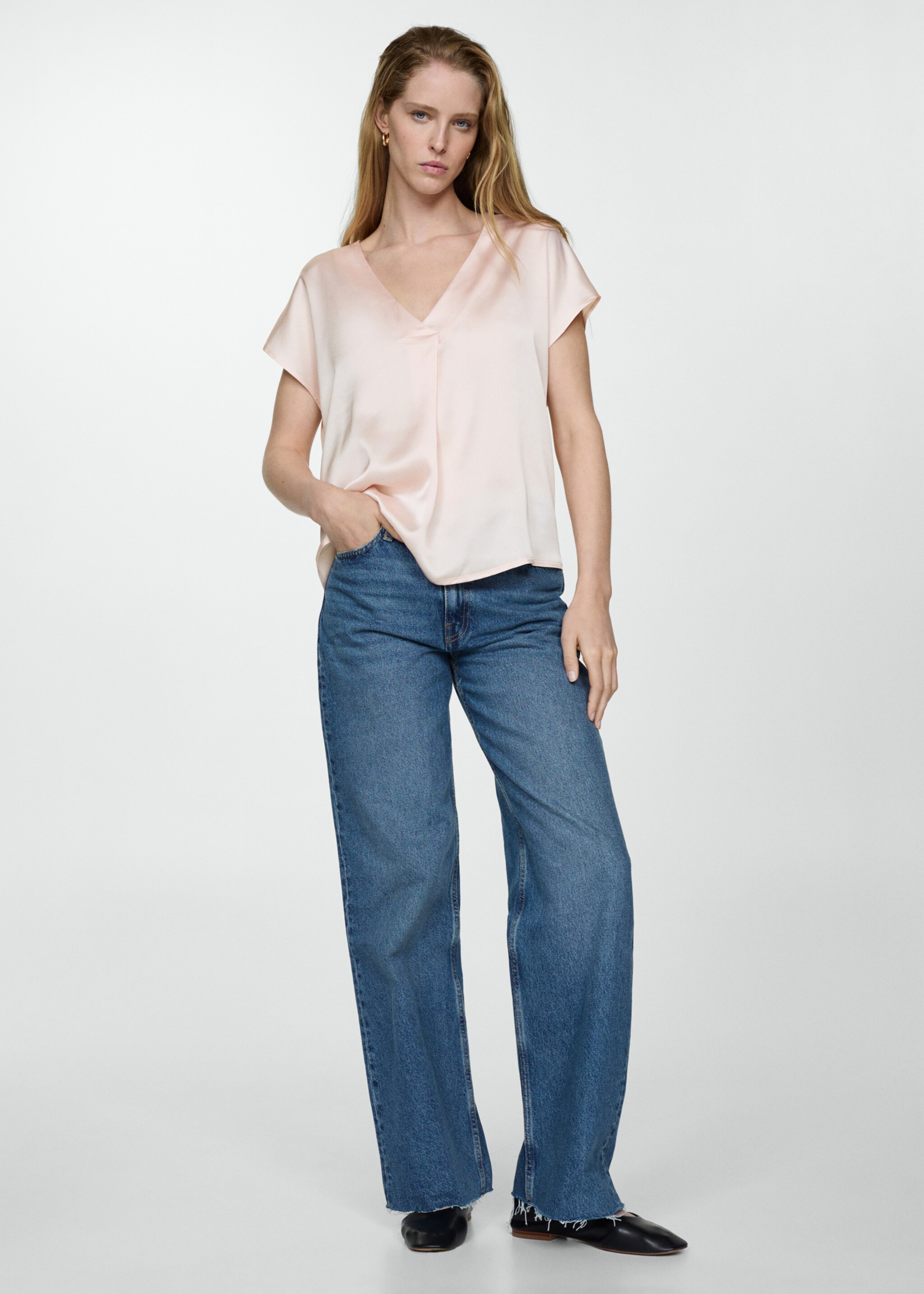 Satin V-neck t-shirt - General plane