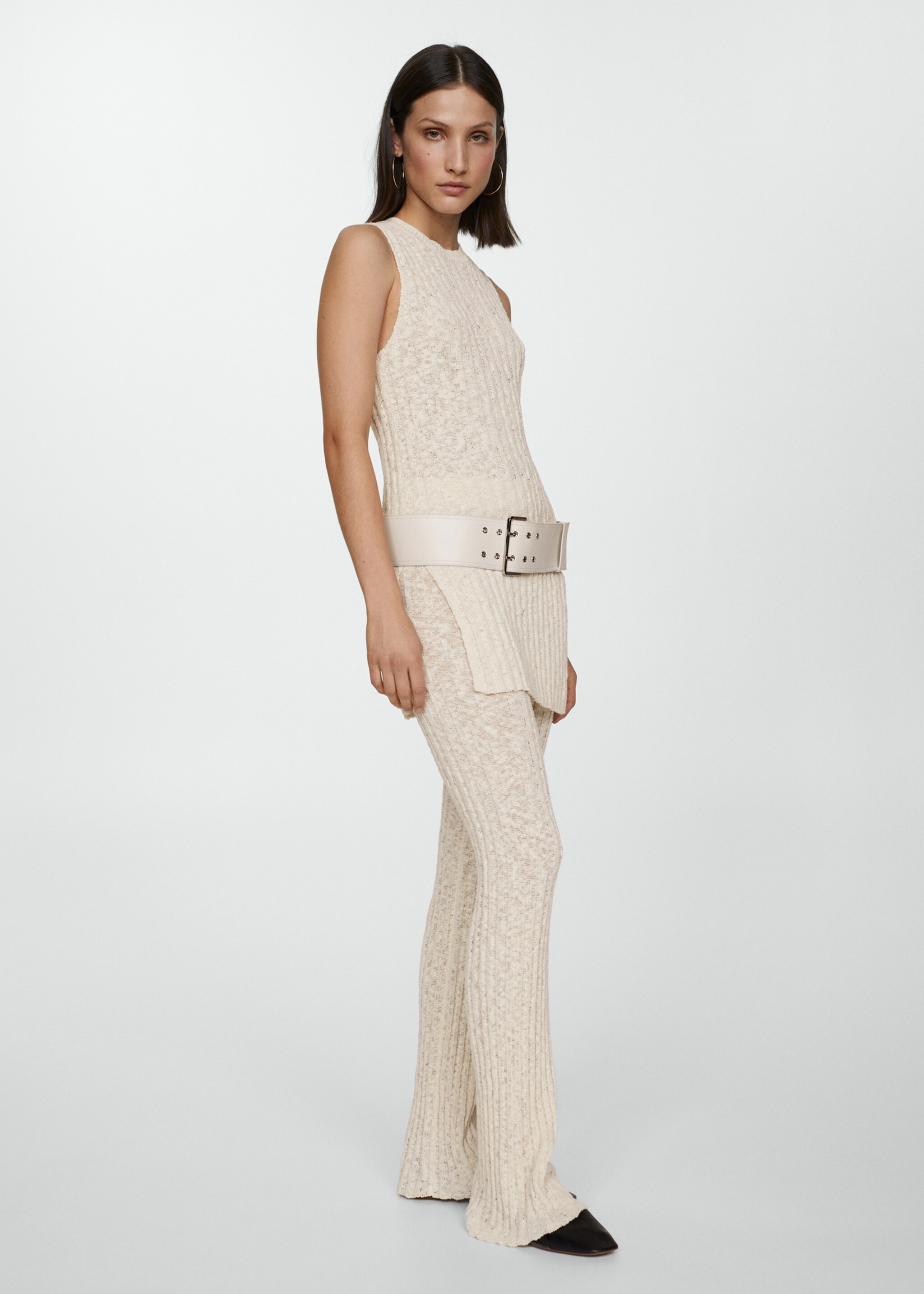 Flared ribbed knitted trousers - General plane
