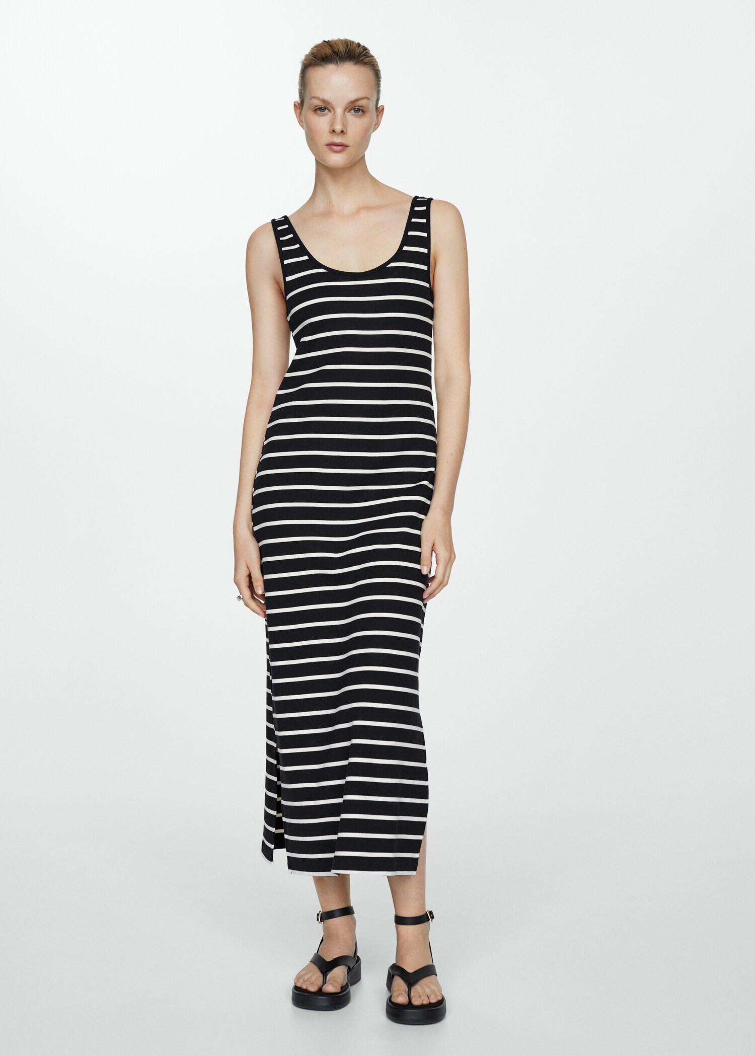 Vestito righe spacco - Piano generale