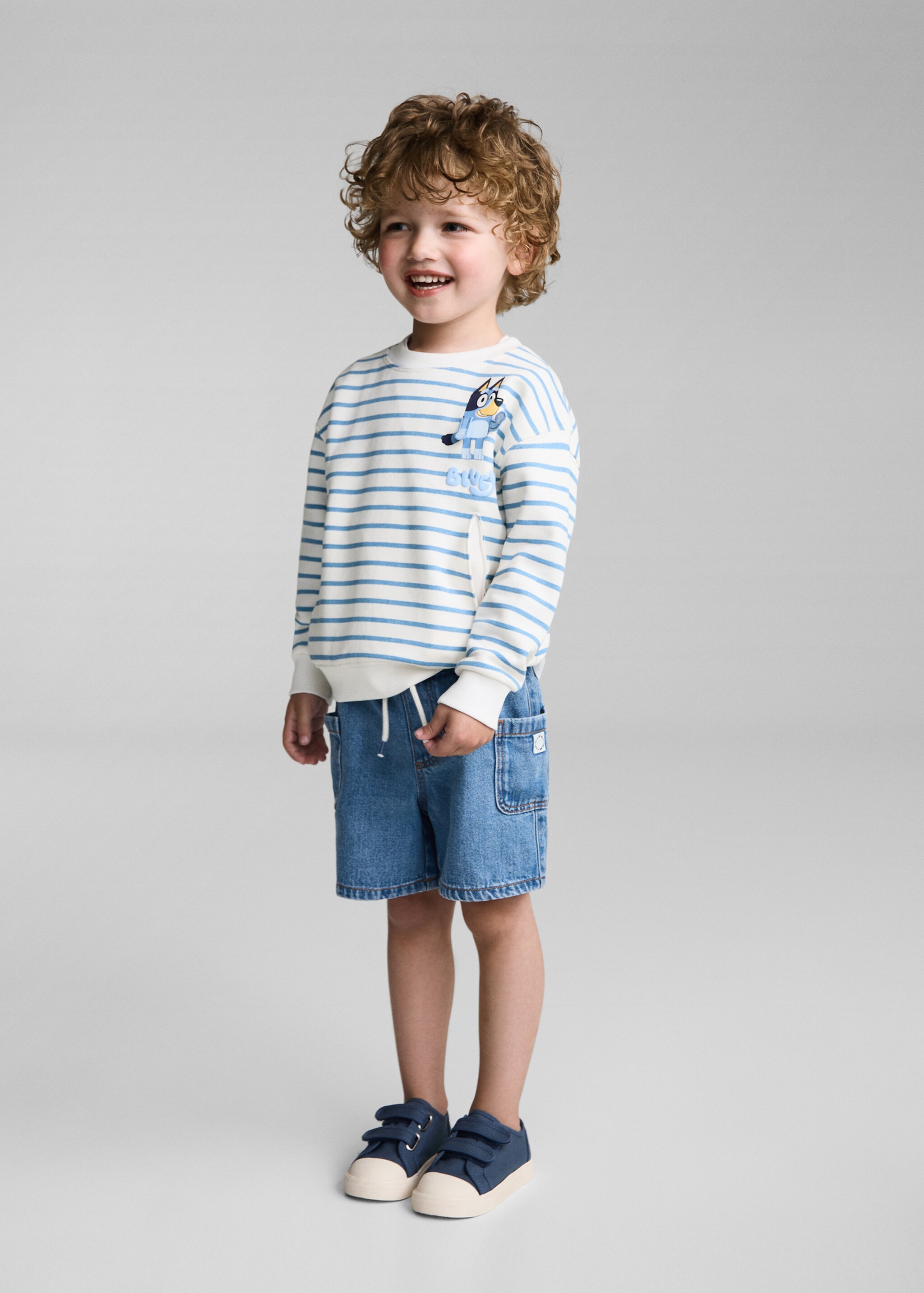Sweatshirt met Bluey-print - Overzichtstekening