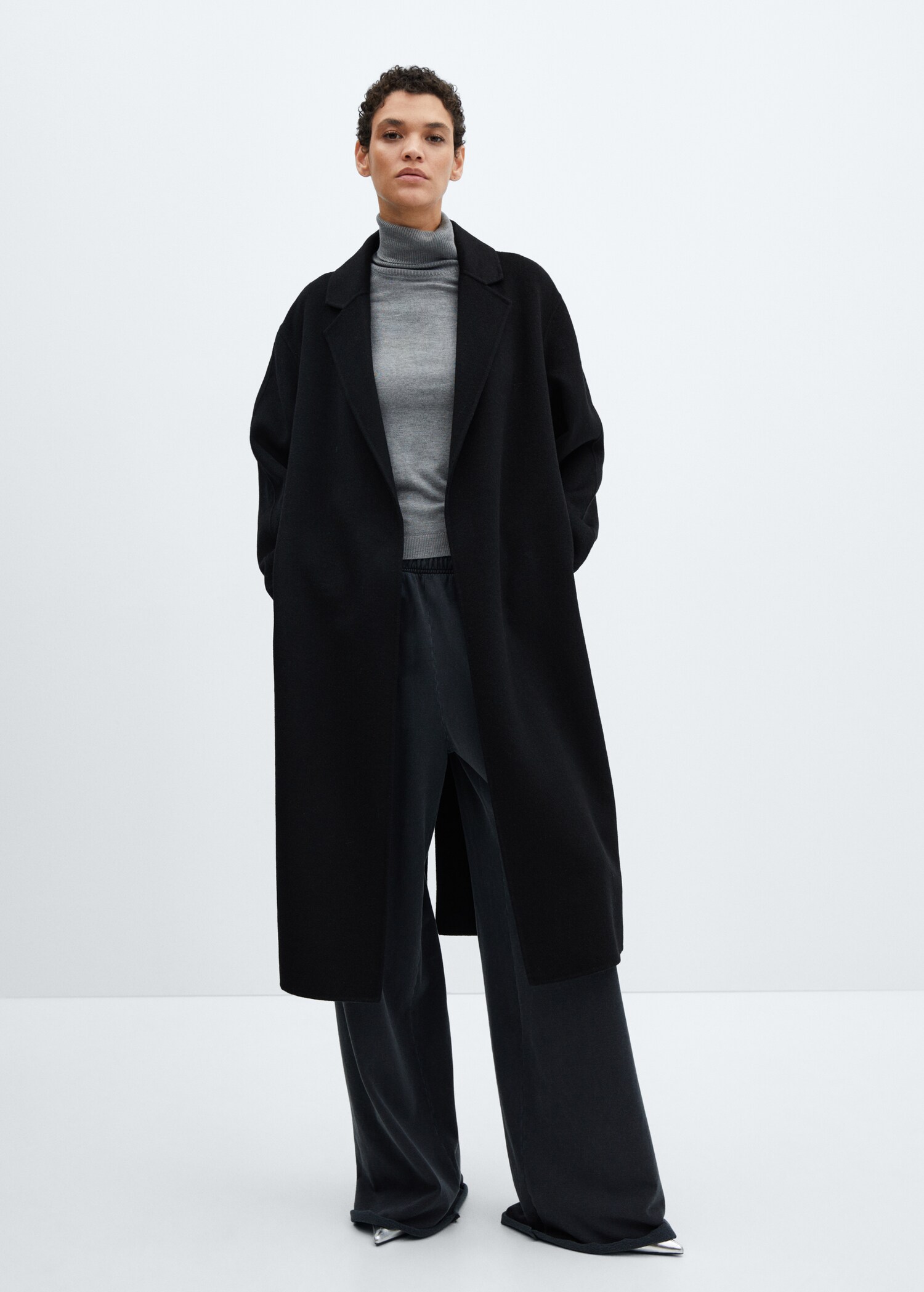 Manteau fait main avec ceinture - Plan général