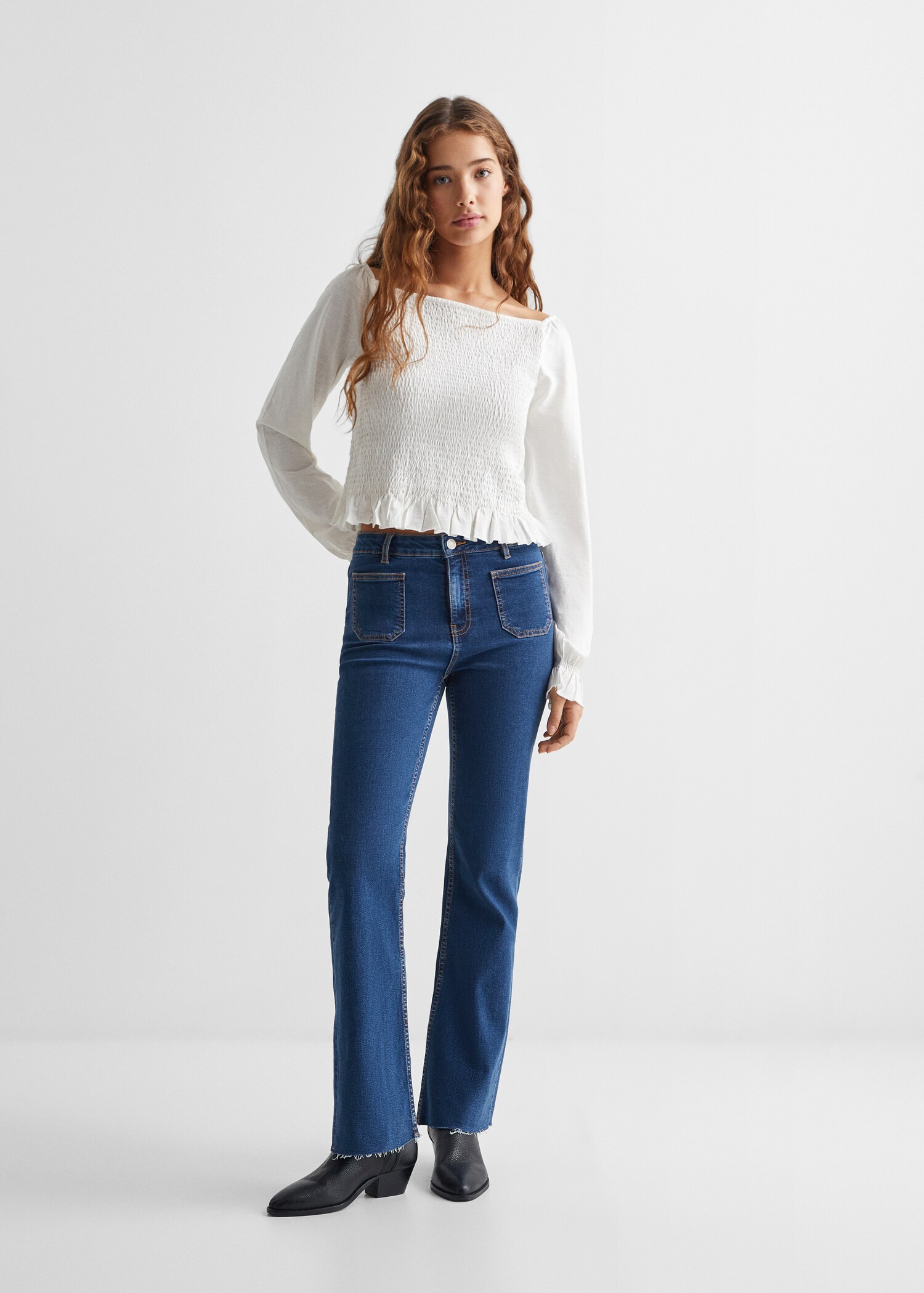 Jeans flare bolsillos - Plano general
