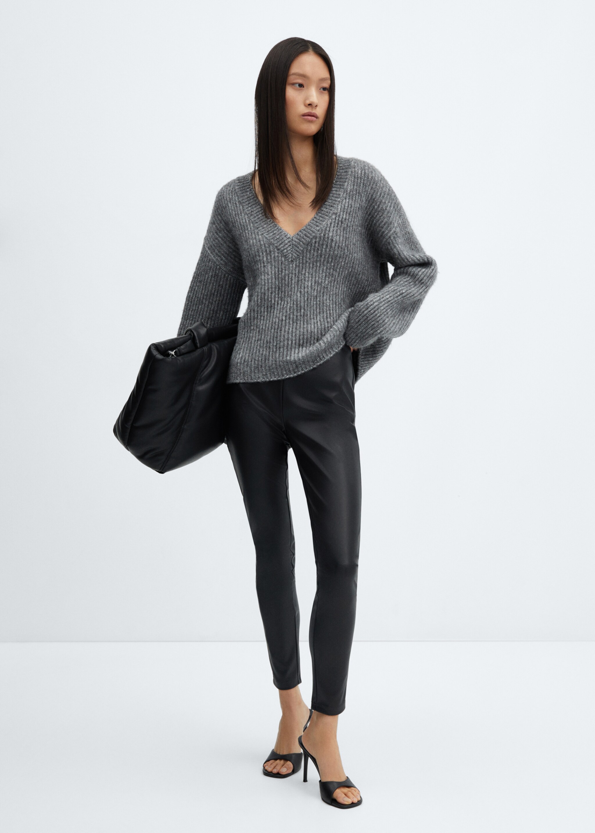 Leather-effect leggings - General plane