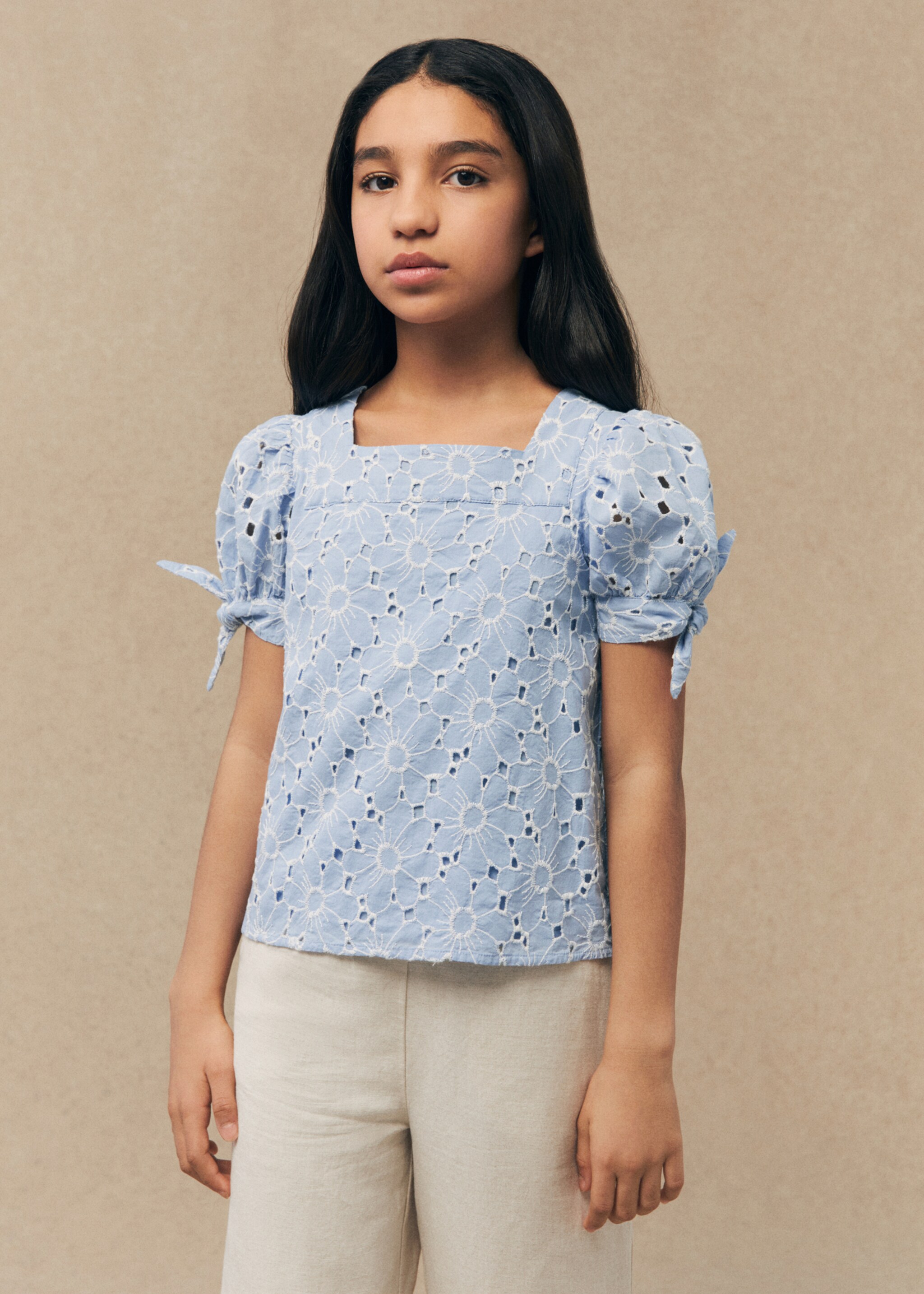 Floral embroidered blouse - General plane