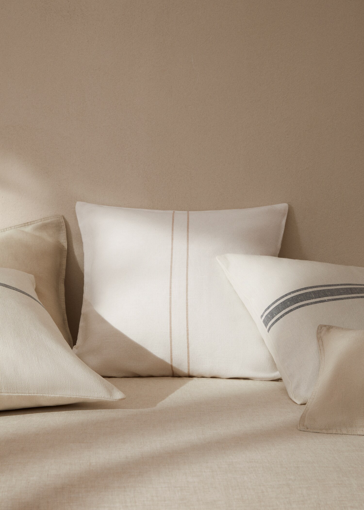 Stripe-print cotton linen cushion cover 50x50cm - General plane