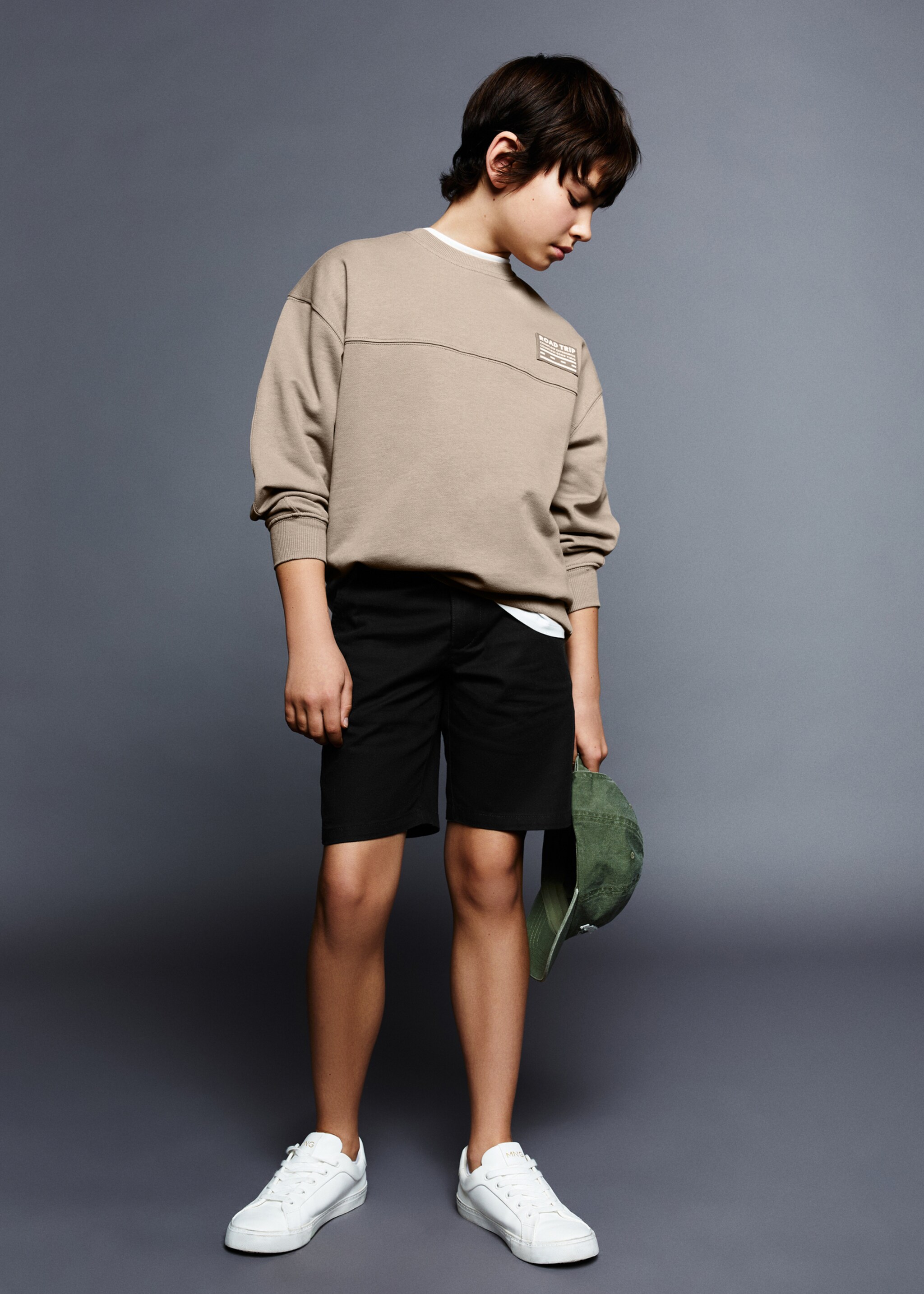 Slim fit cotton Bermuda shorts - General plane