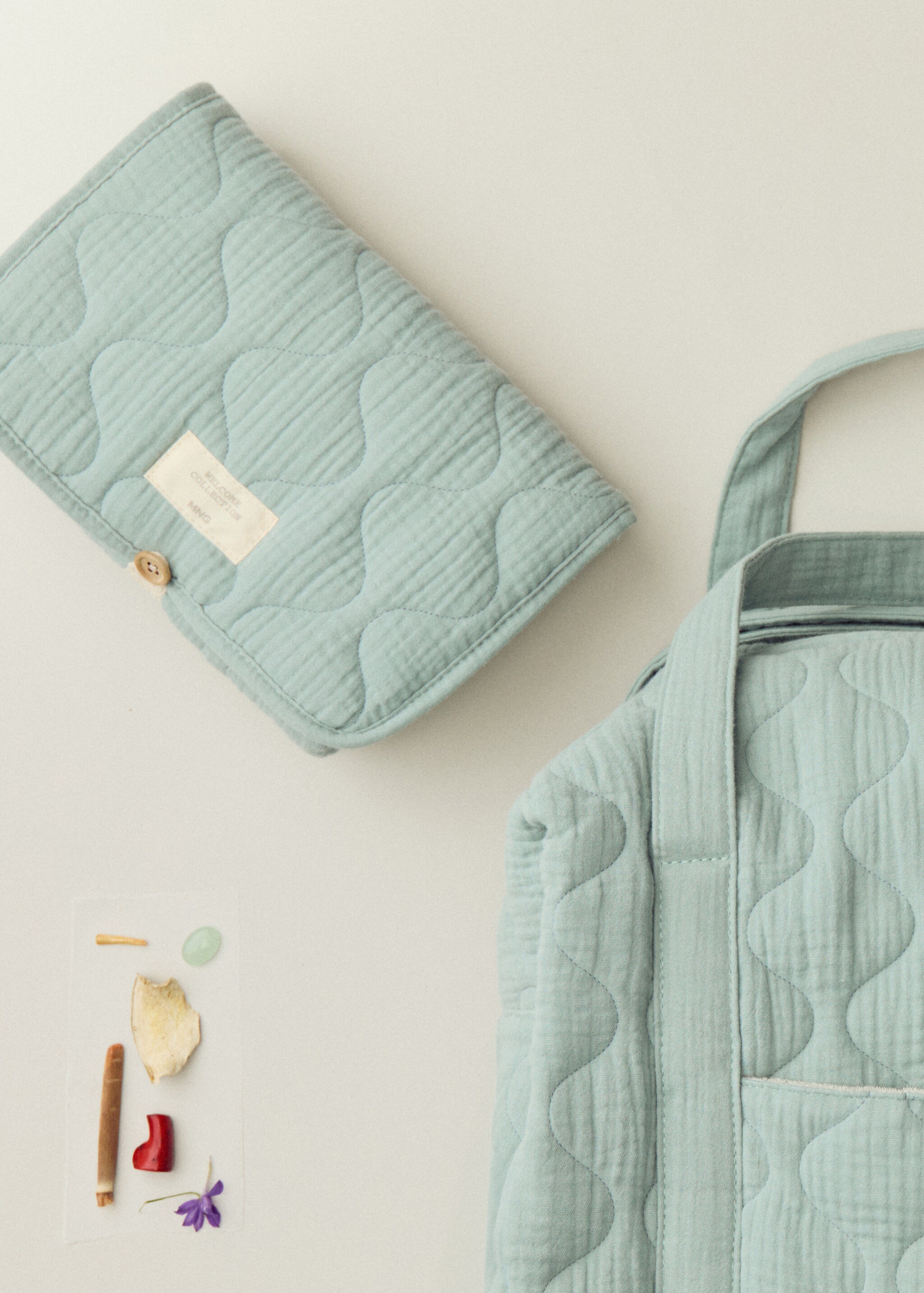 Padded travel changing mat - General plane, Turquoise. Ref: 67086744-00.