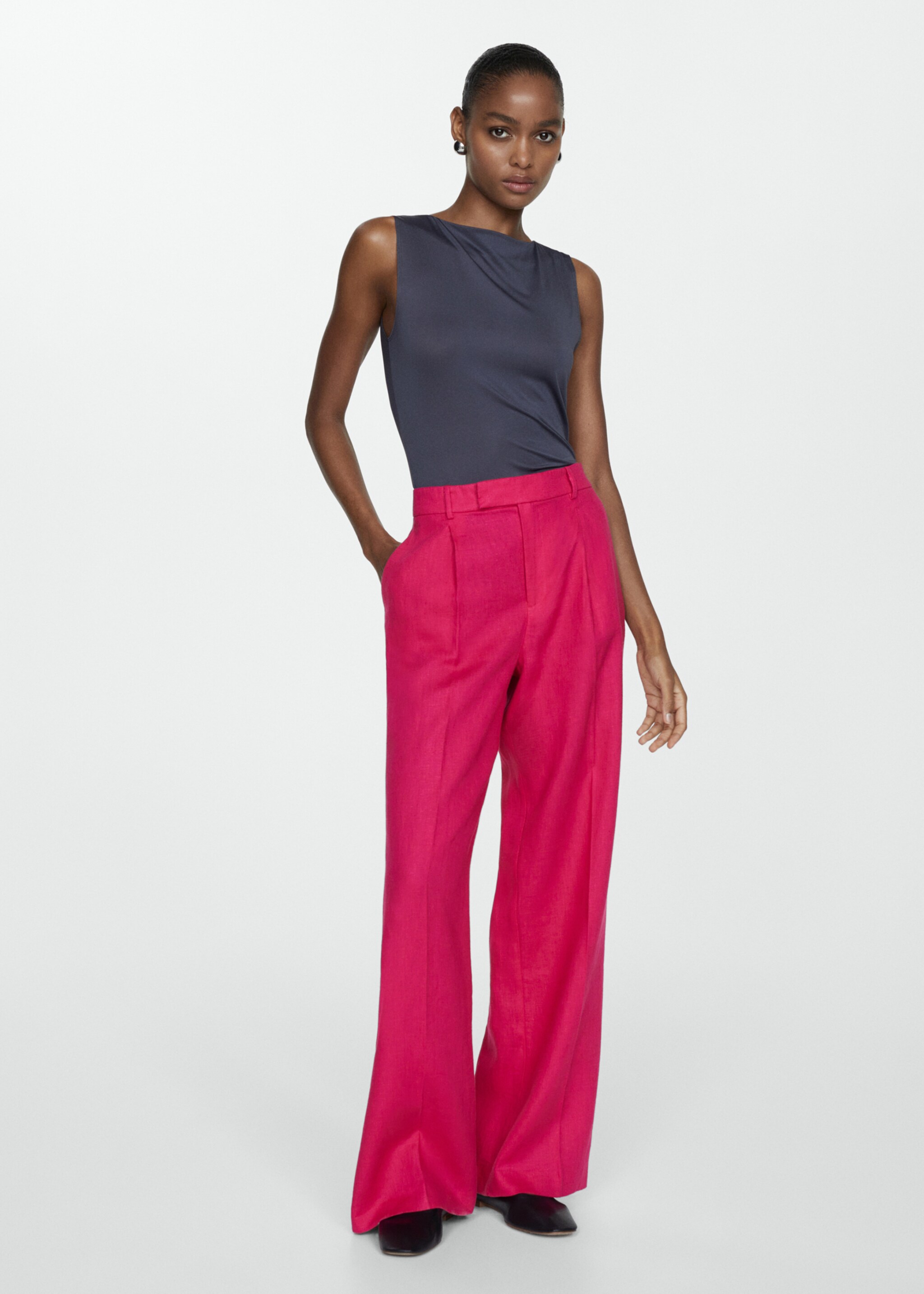 100% linen trousers with pleats - General plane, Fuchsia. Ref: 67087112-00.