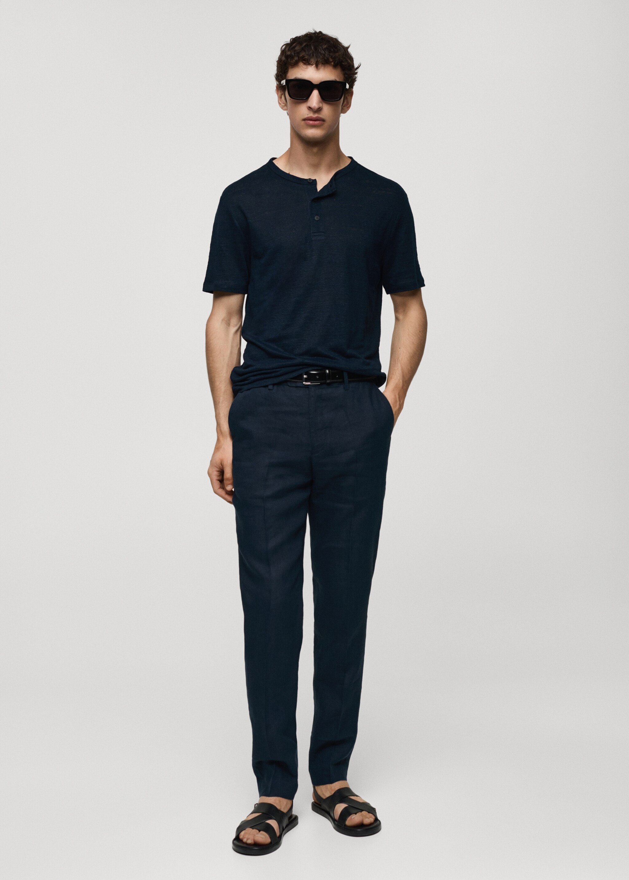 T-shirt slim-fit 100 % lin - Plan général
