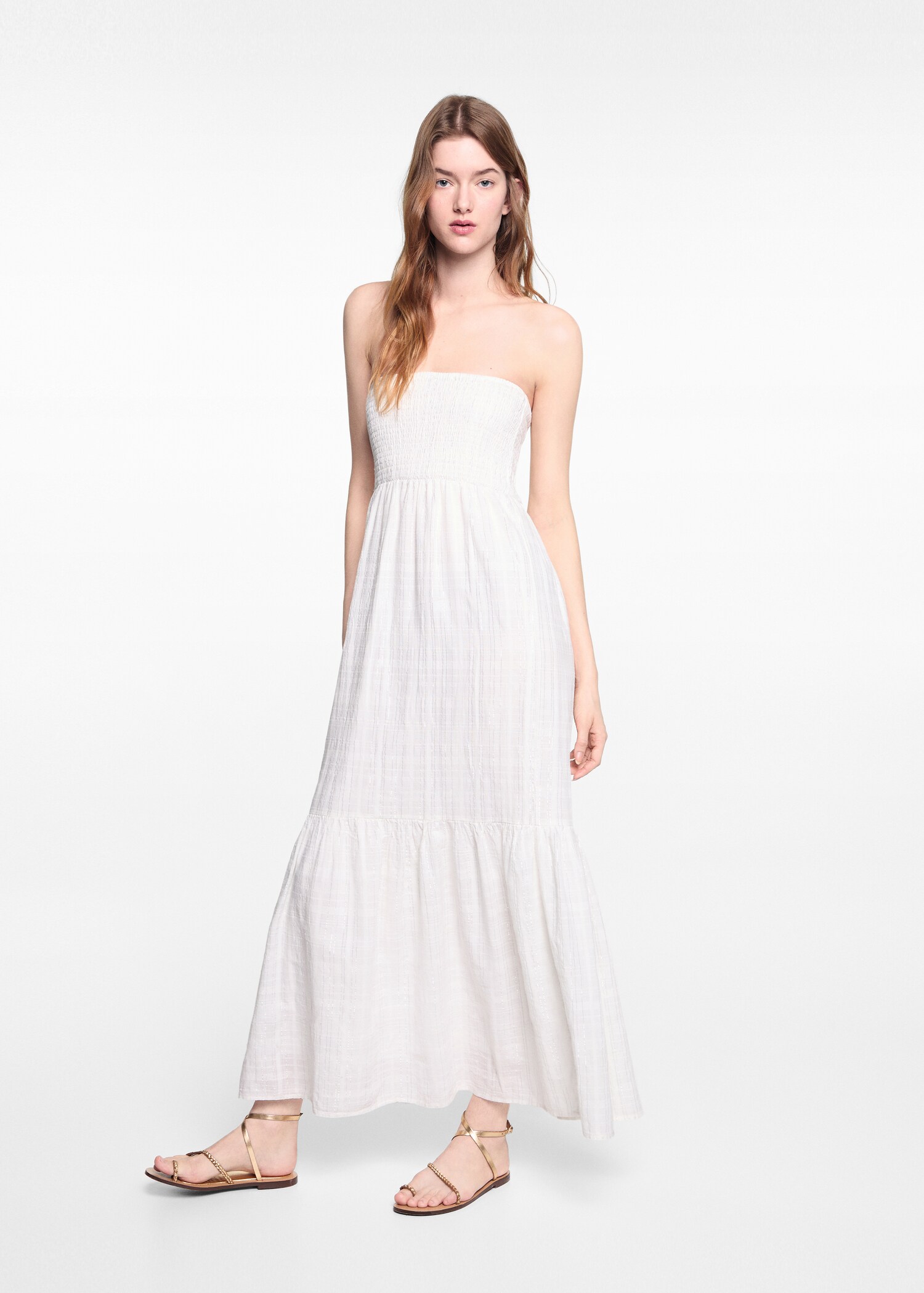 Rochie lungă din lurex - Plan general