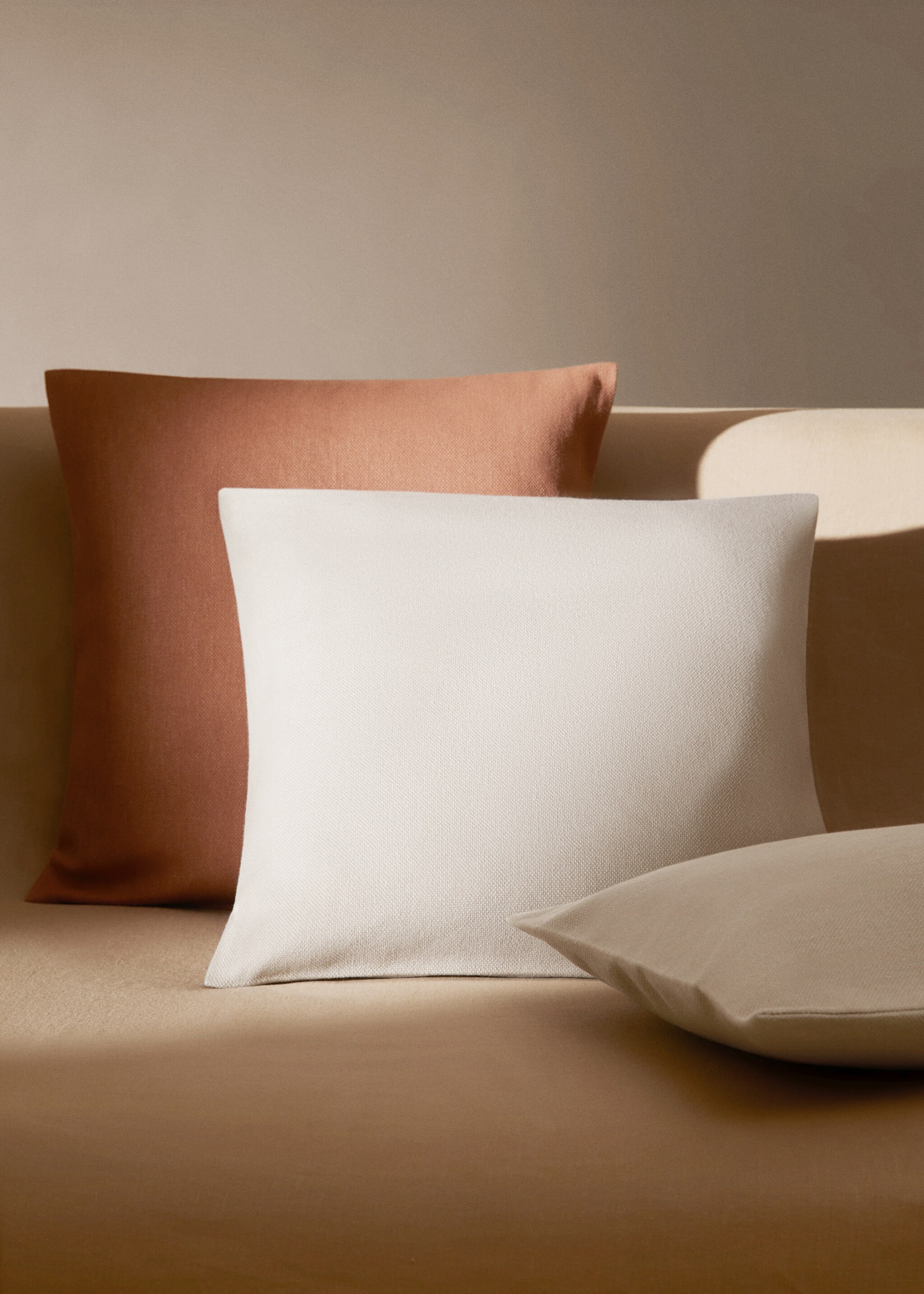 Textured cotton cushion case 45x45cm - General plane, Off White. Ref: 67094047-00.