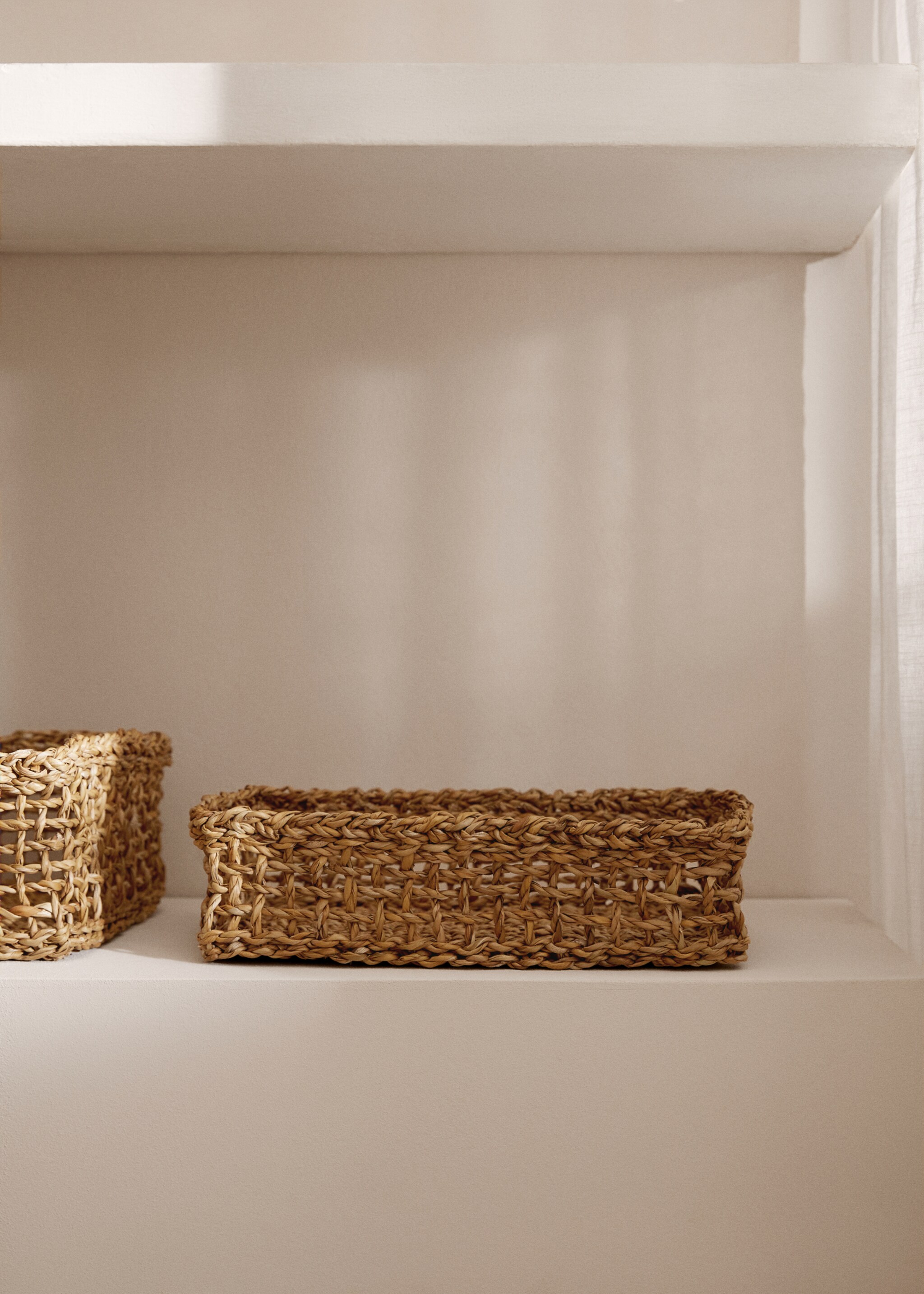Cesta retangular de fibras naturais 22 x 30 cm - Plano geral, Castanho. Ref: 67094058-00.