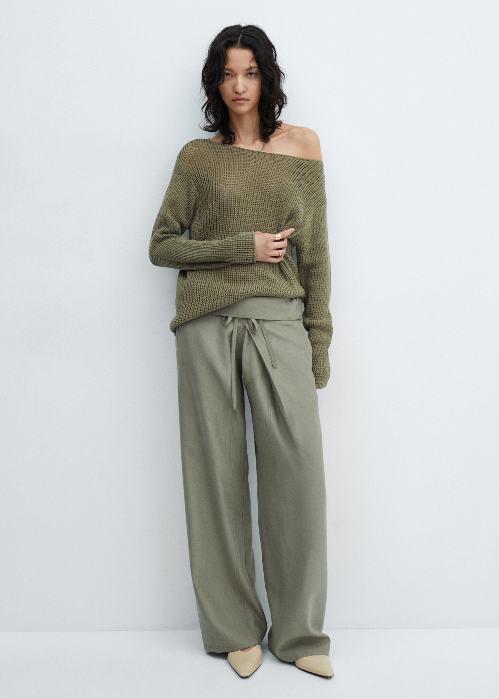 Boat-neck knitted sweater - General plane