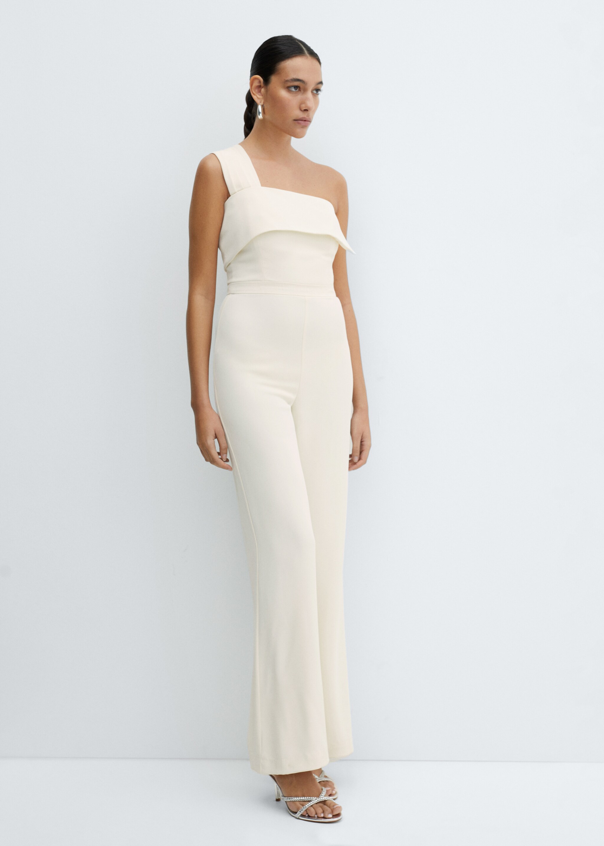 Asymmetrischer Overall mit Volant-Detail - Allgemeine Ansicht