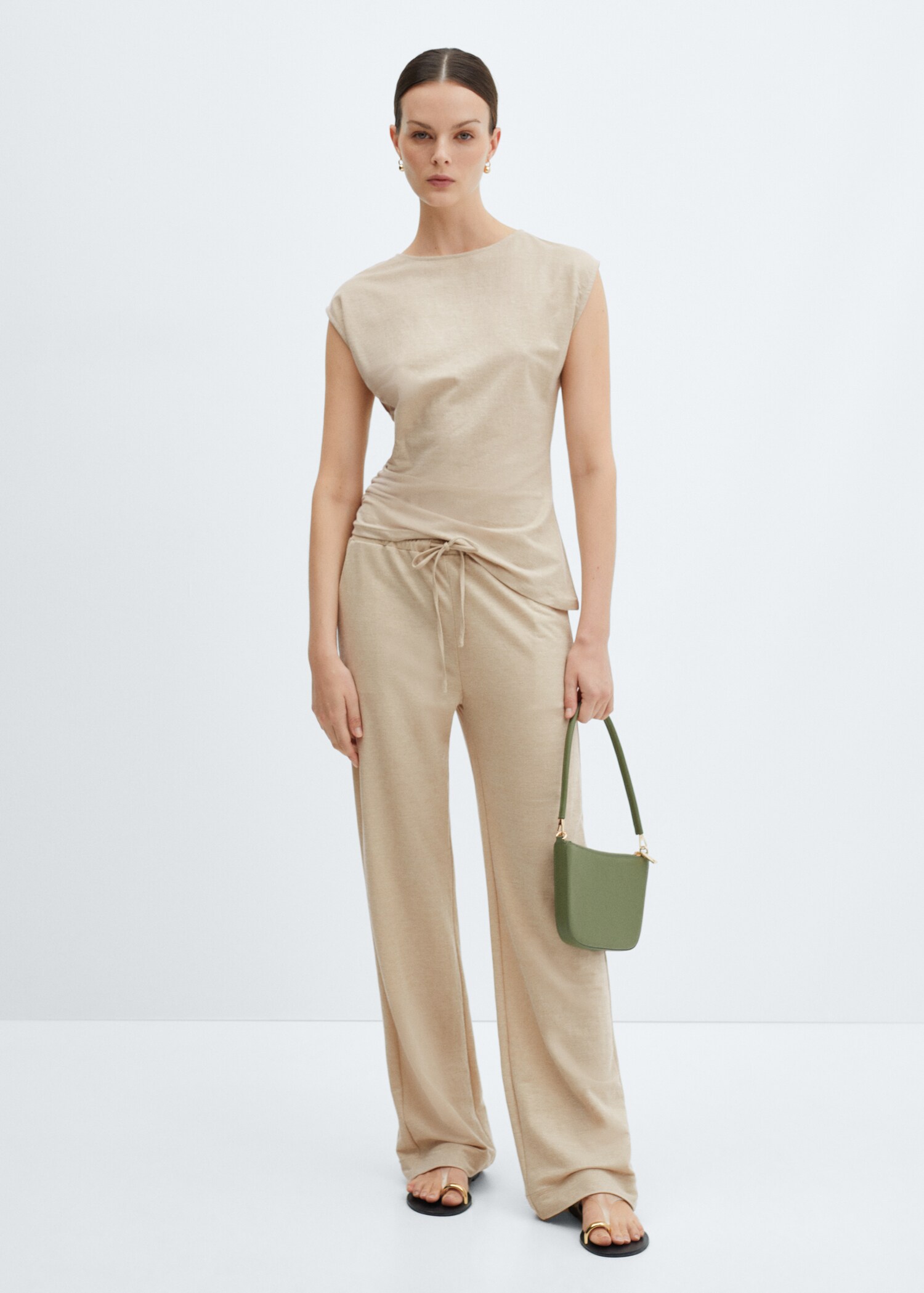 Knit asymmetric top - General plane