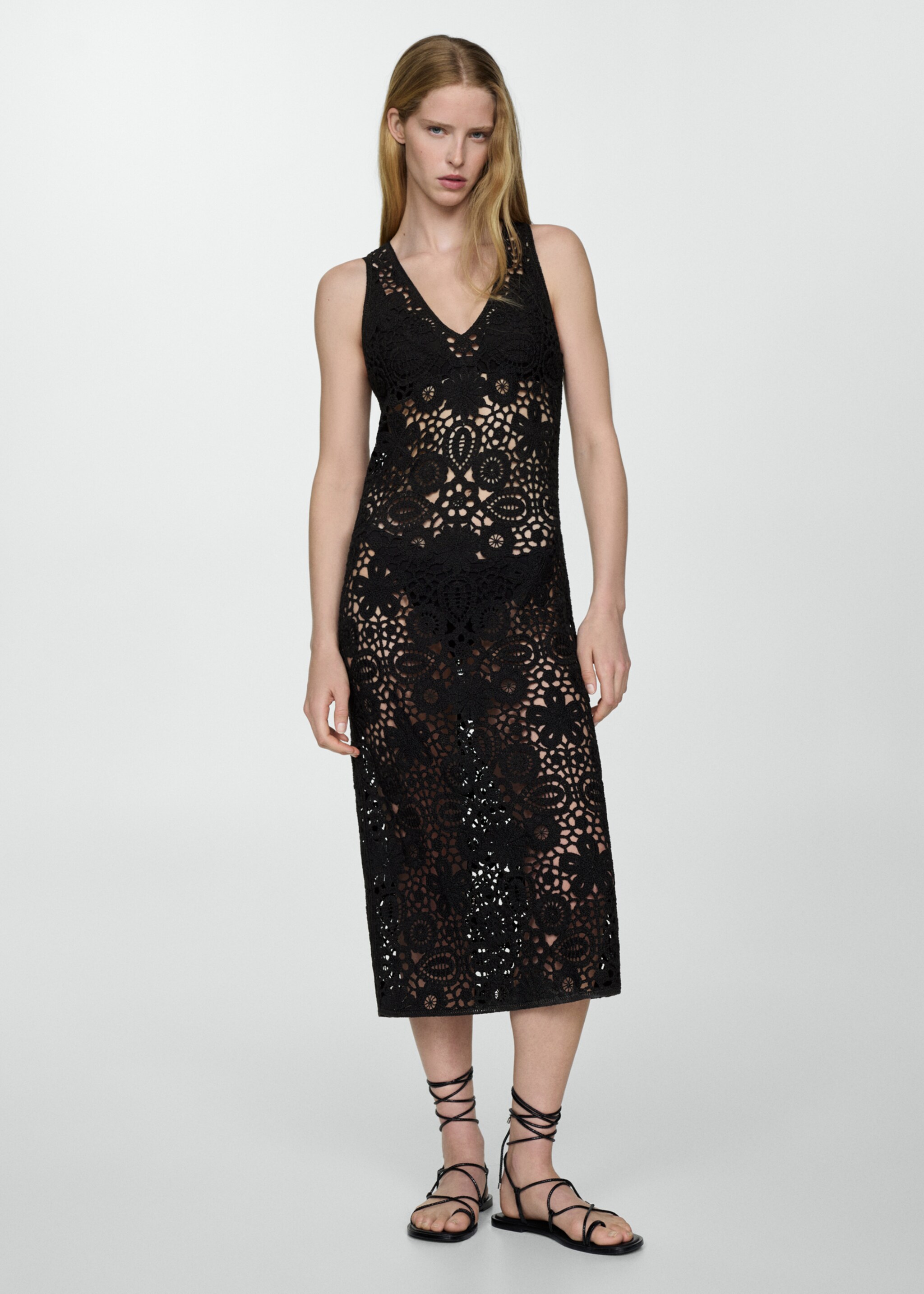 Vestido midi crochet - Plano general