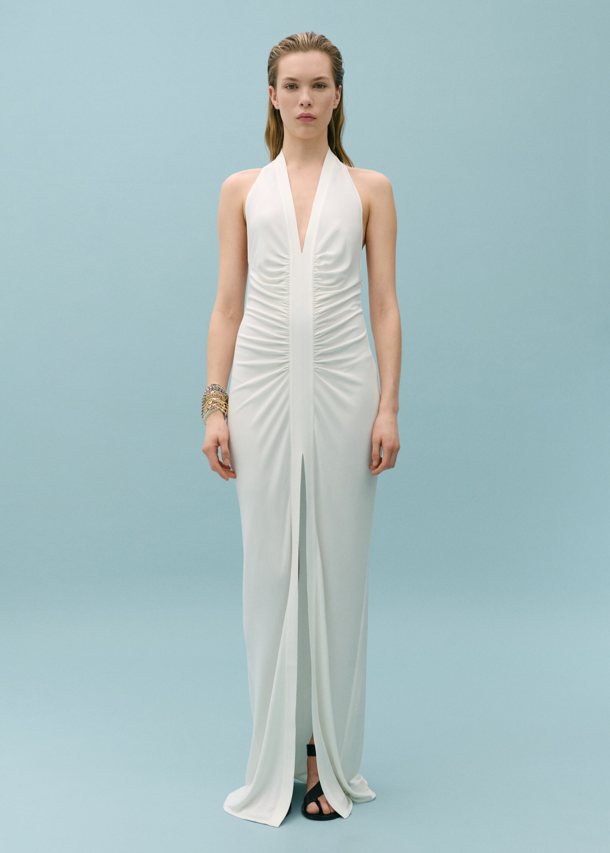 Drapiertes Neckholderkleid mit Schlitz - Allgemeine Ansicht
