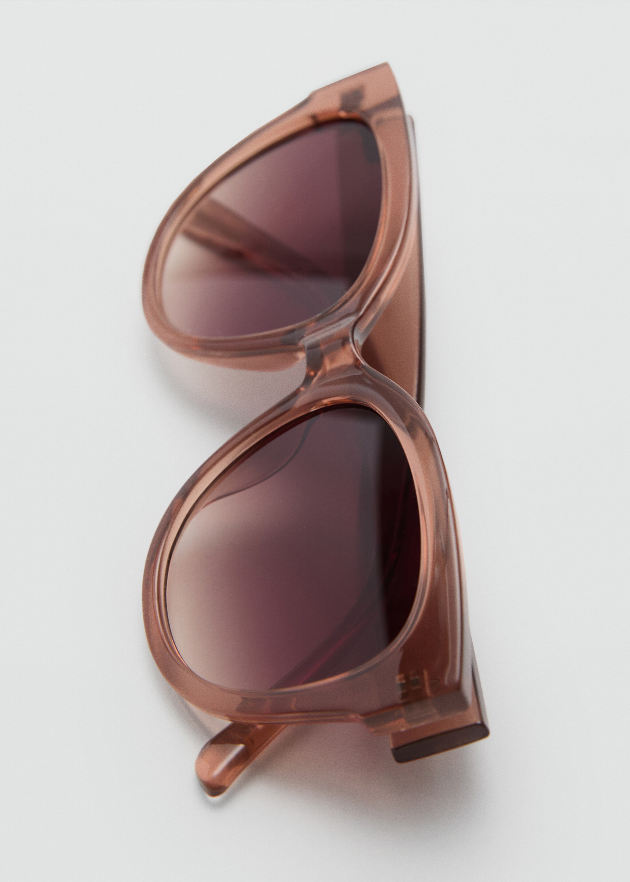 Resin frame sunglasses - Details of the article 2, Peach. Ref: 77000208-00.