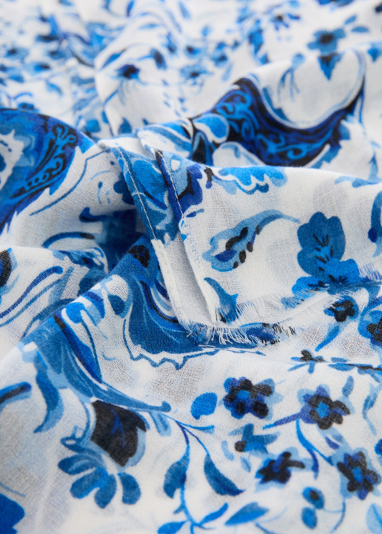 Foulard imprimé floral - Plan moyen