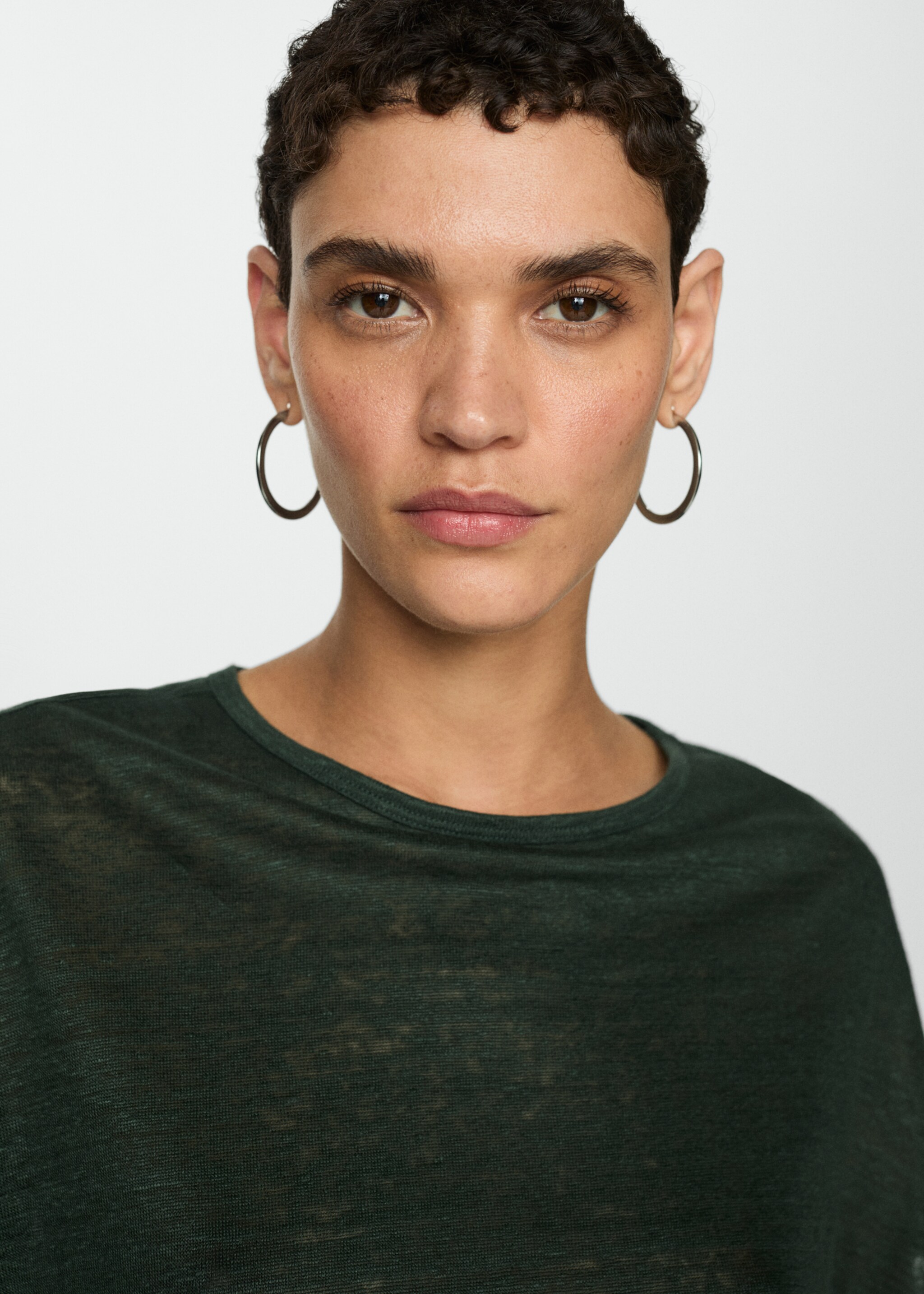 Short-sleeved linen t-shirt - Details of the article 1, Green. Ref: 77000353-00.