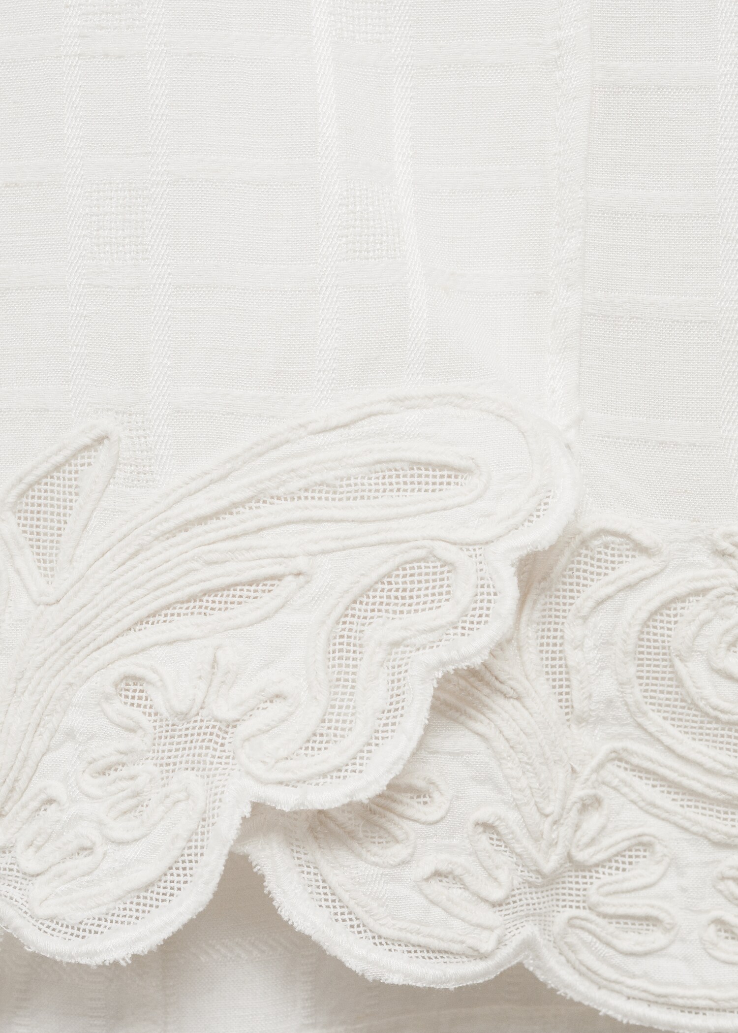 Embroidered short dress - Details of the article 0