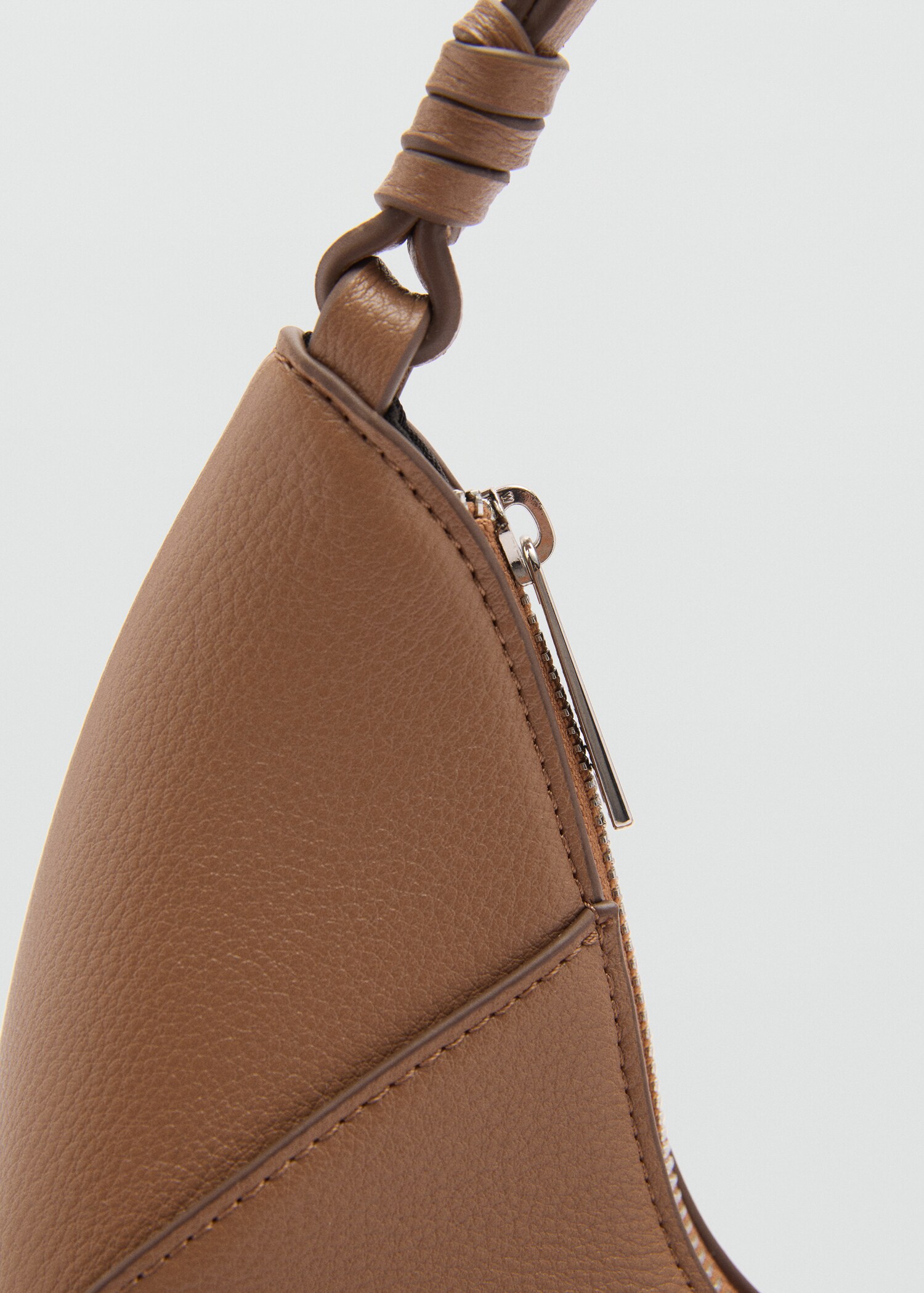 Leather-effect shoulder bag - Details of the article 2