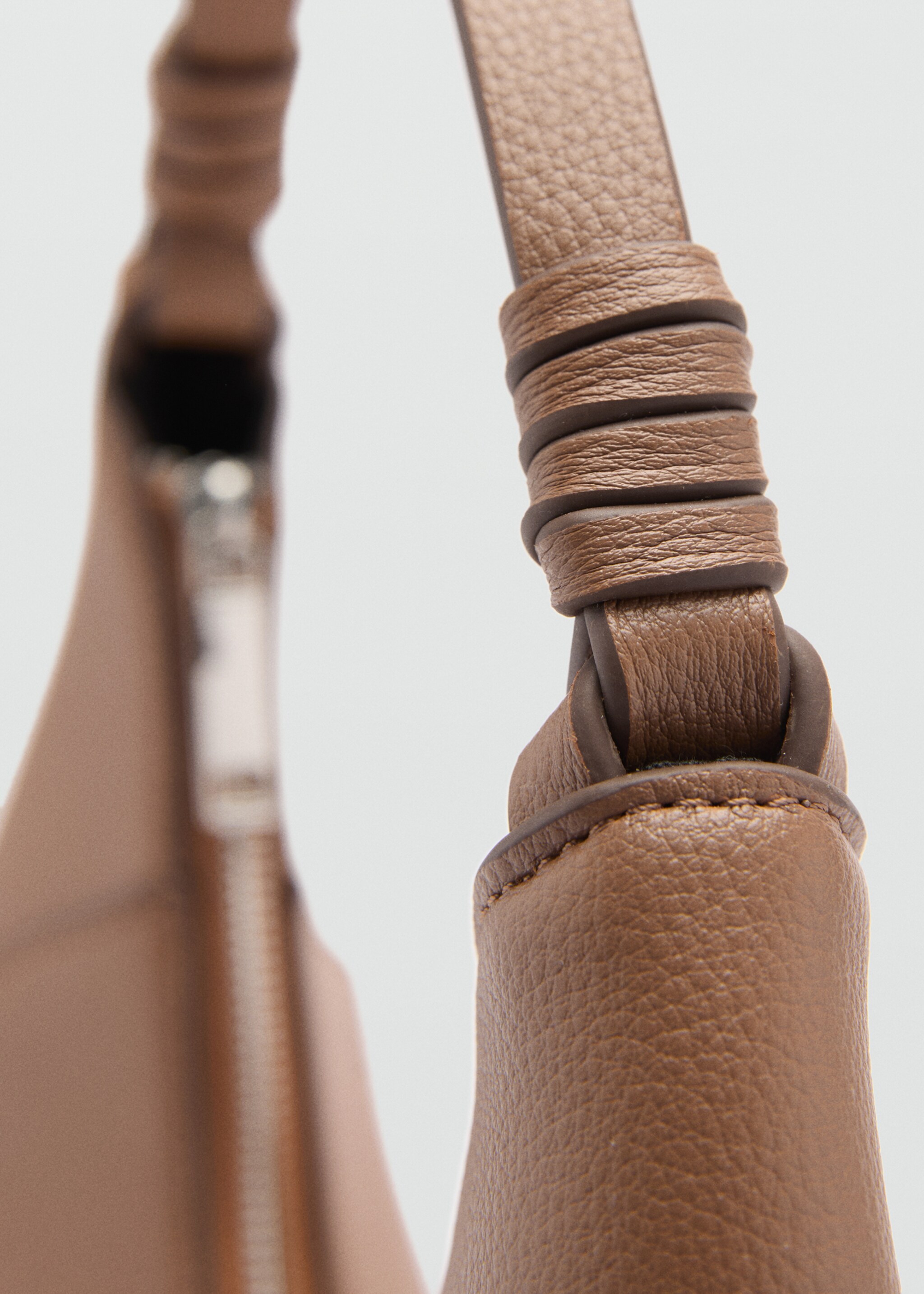 Bolso hombro efecto piel - Detalle del artículo 3, Marrón medio. Ref: 77000374-00.