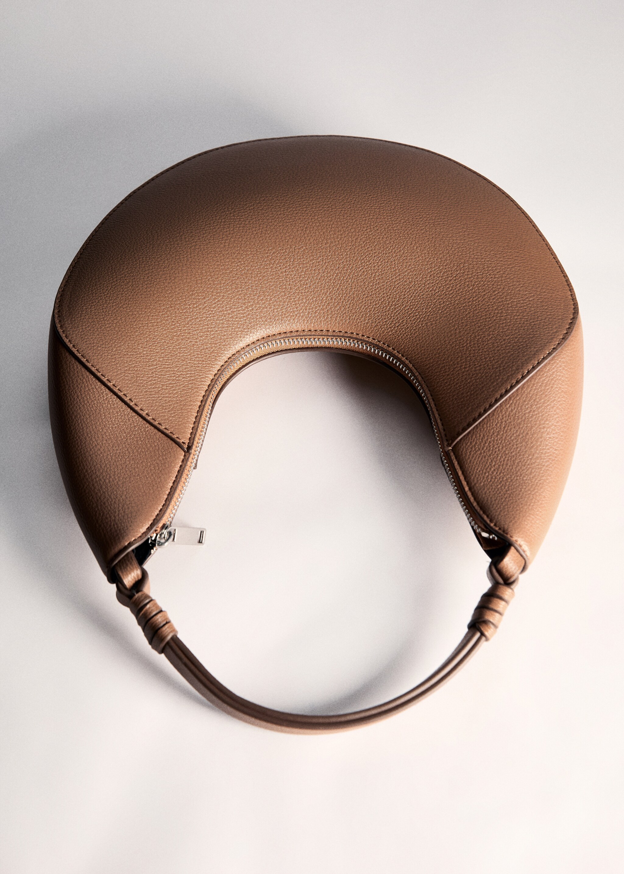 Bolso hombro efecto piel - Detalle del artículo 5, Marrón medio. Ref: 77000374-00.