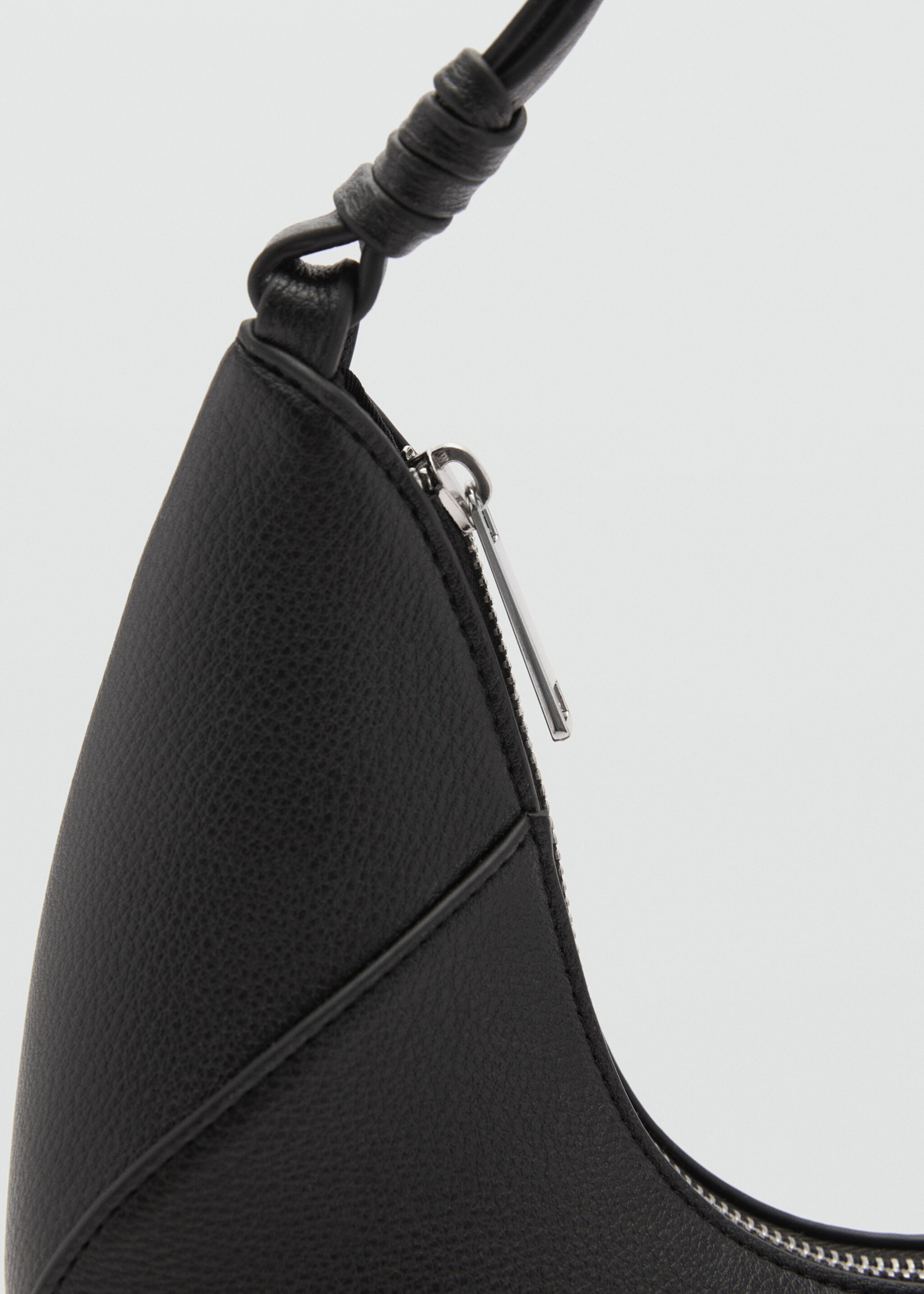 Leather-effect shoulder bag - Details of the article 2, Black. Ref: 77000374-00.