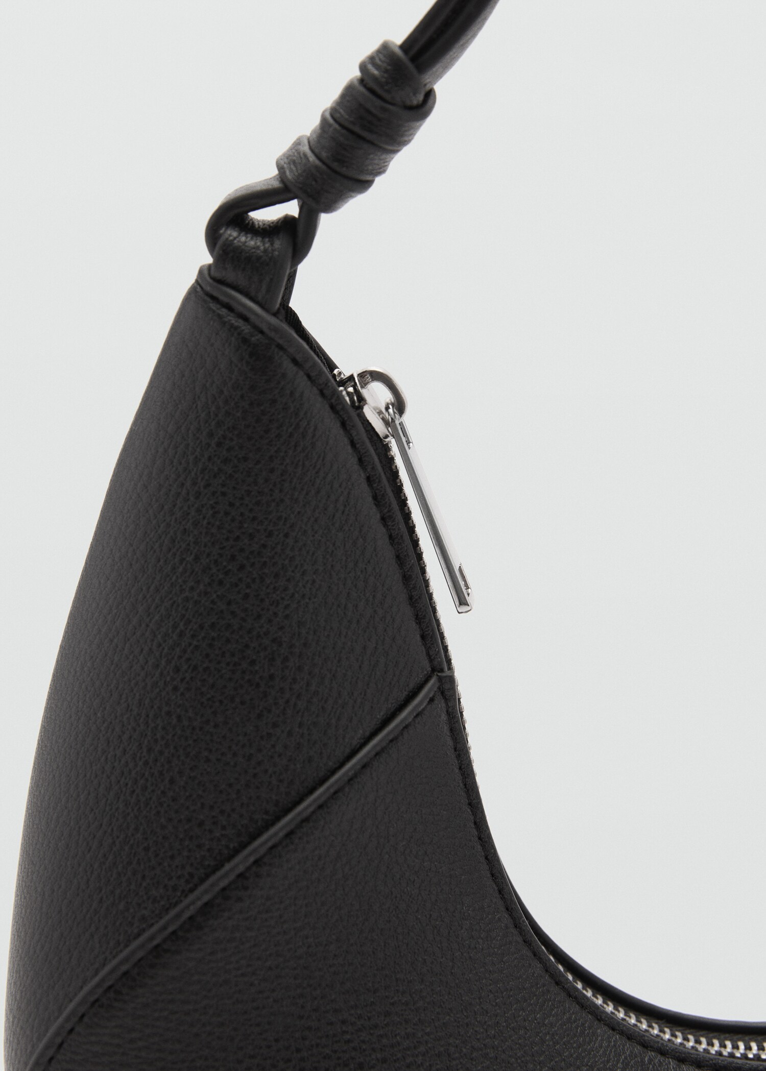 Leather-effect shoulder bag - Details of the article 2