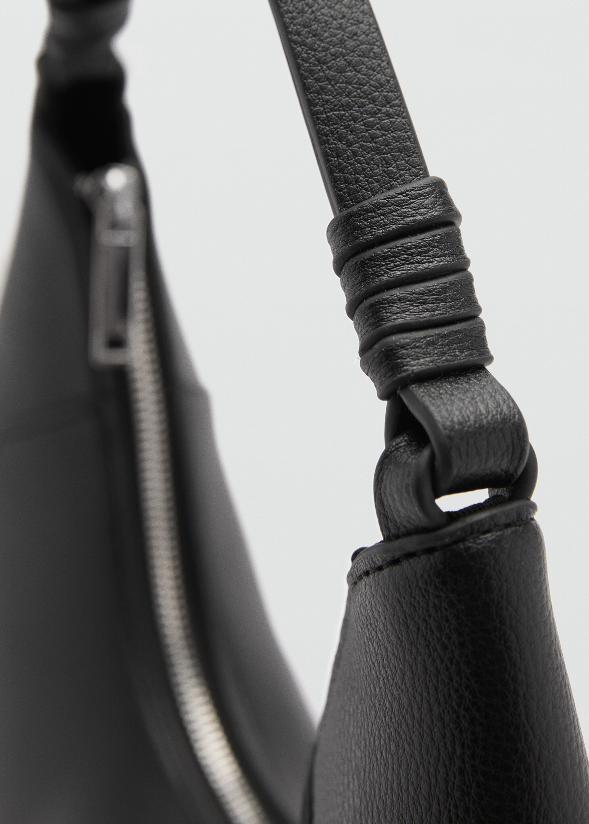 Leather-effect shoulder bag - Details of the article 3, Black. Ref: 77000374-00.