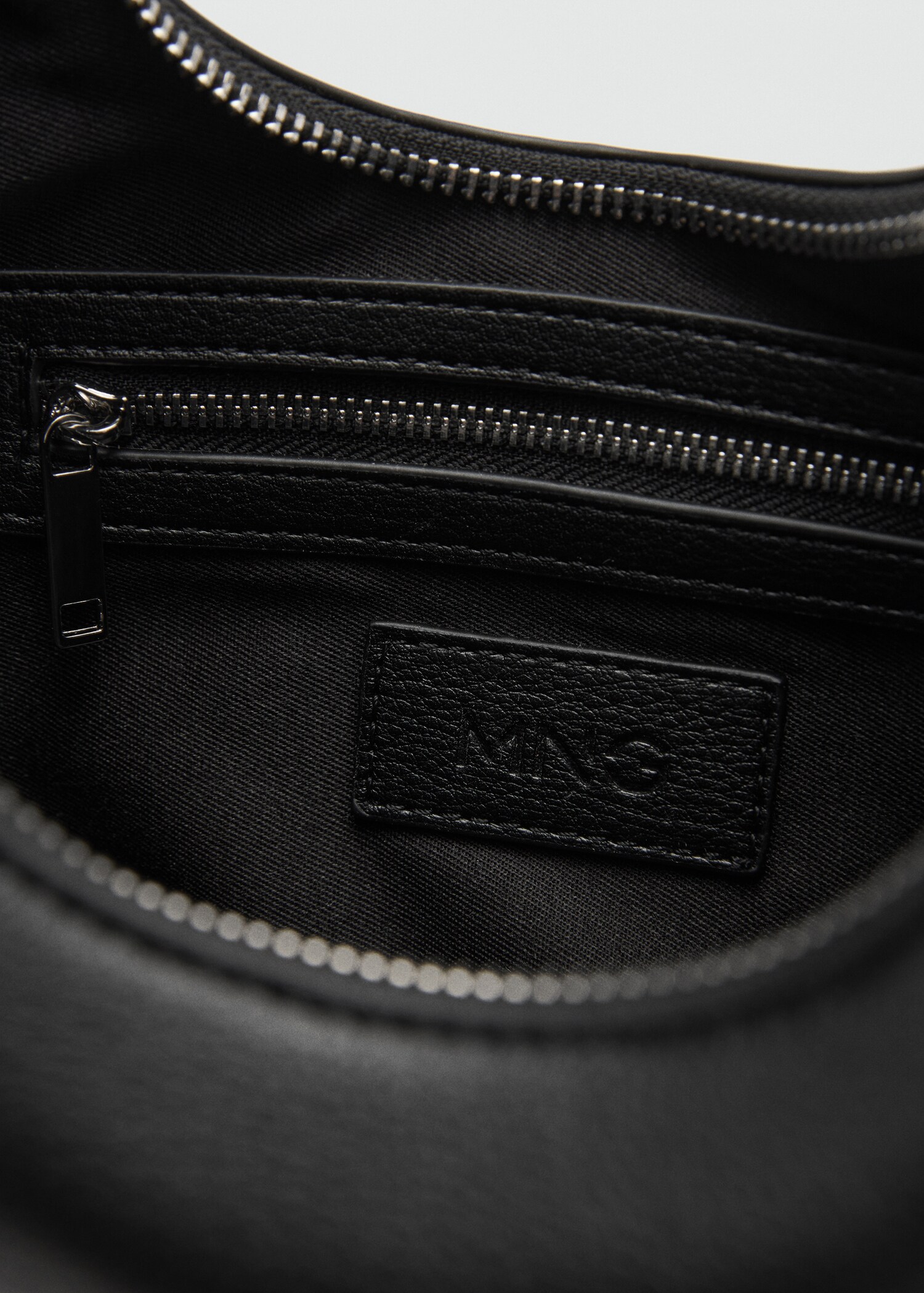 Leather-effect shoulder bag - Details of the article 4