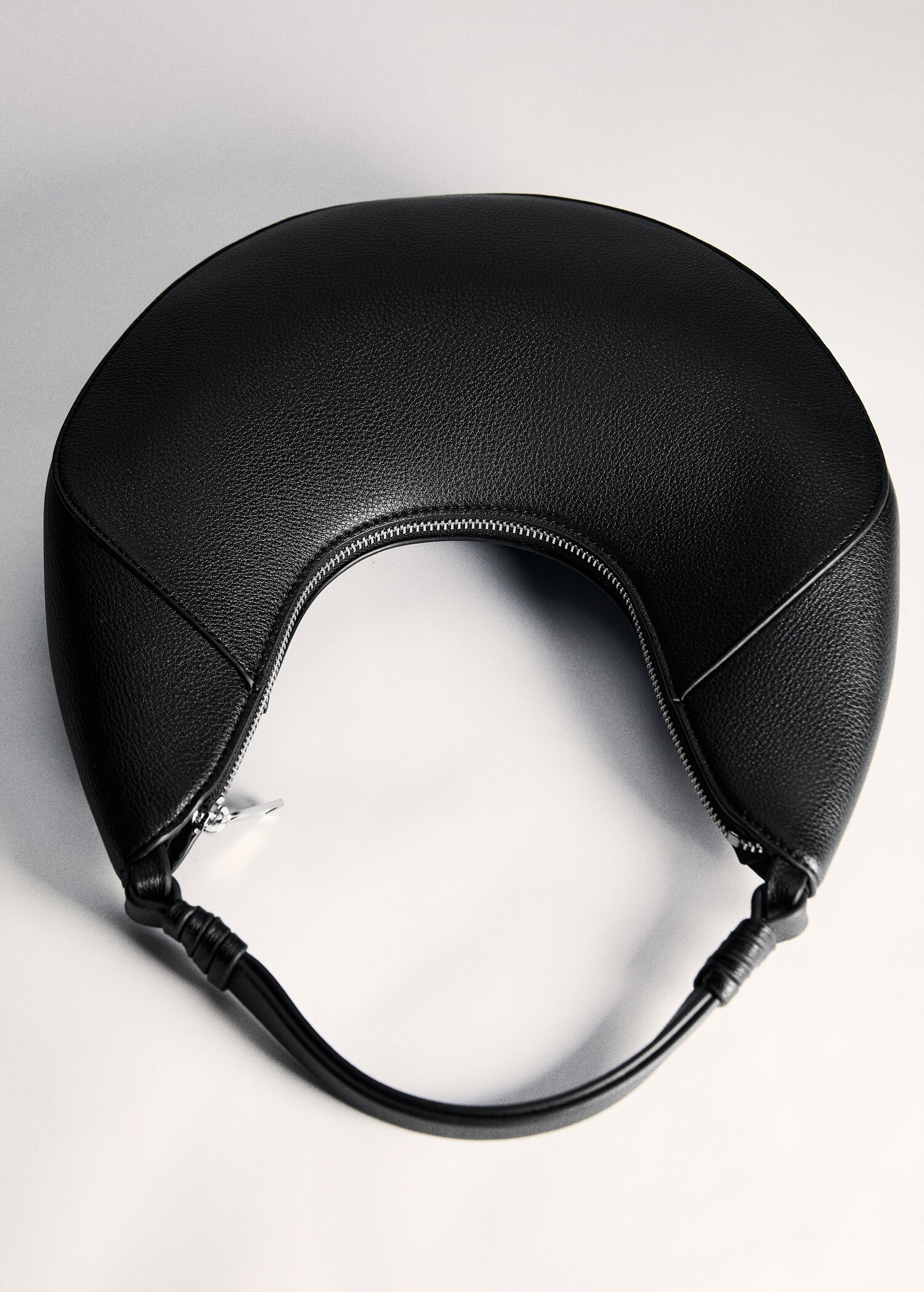 Leather-effect shoulder bag - Details of the article 5